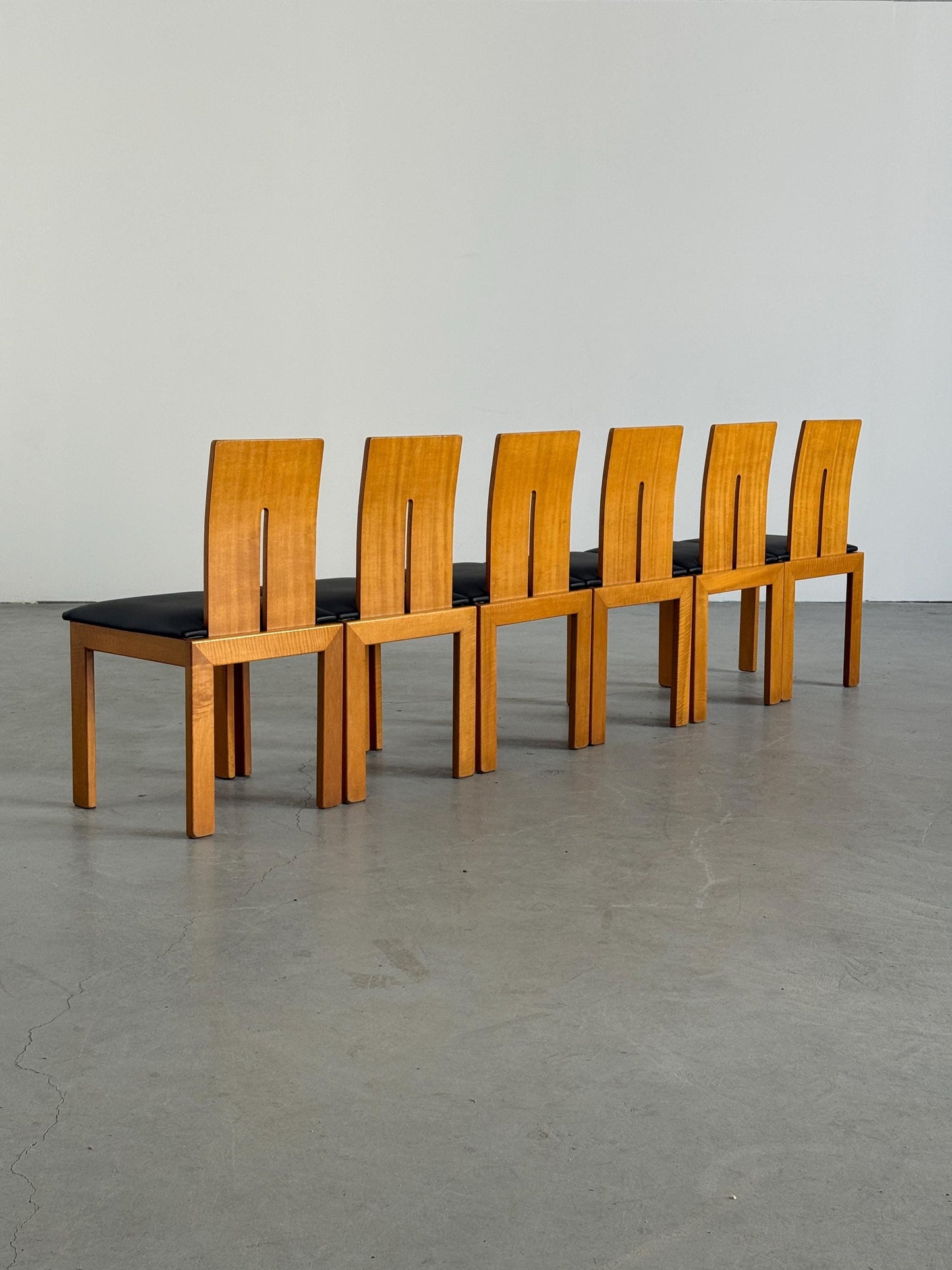 Vintage Stuhl Set von 6 im Stil von Carlo Scarpa für Italien, schwarz