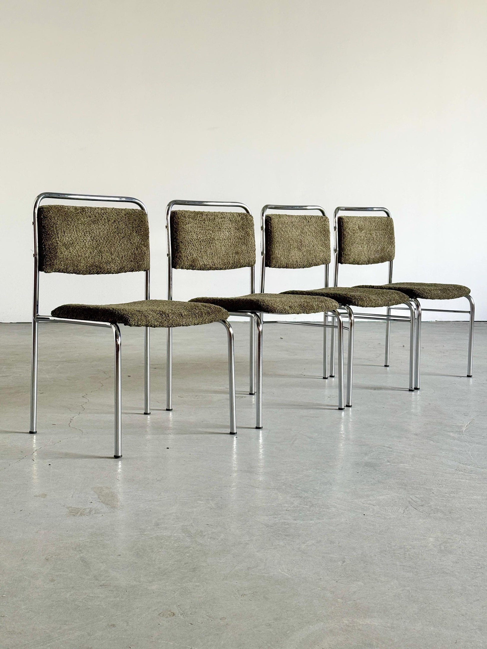 Vintage Set von 4 Stuhl von Hans Fiedler und Hans Heyder Olivgrün Chrom Bouclé