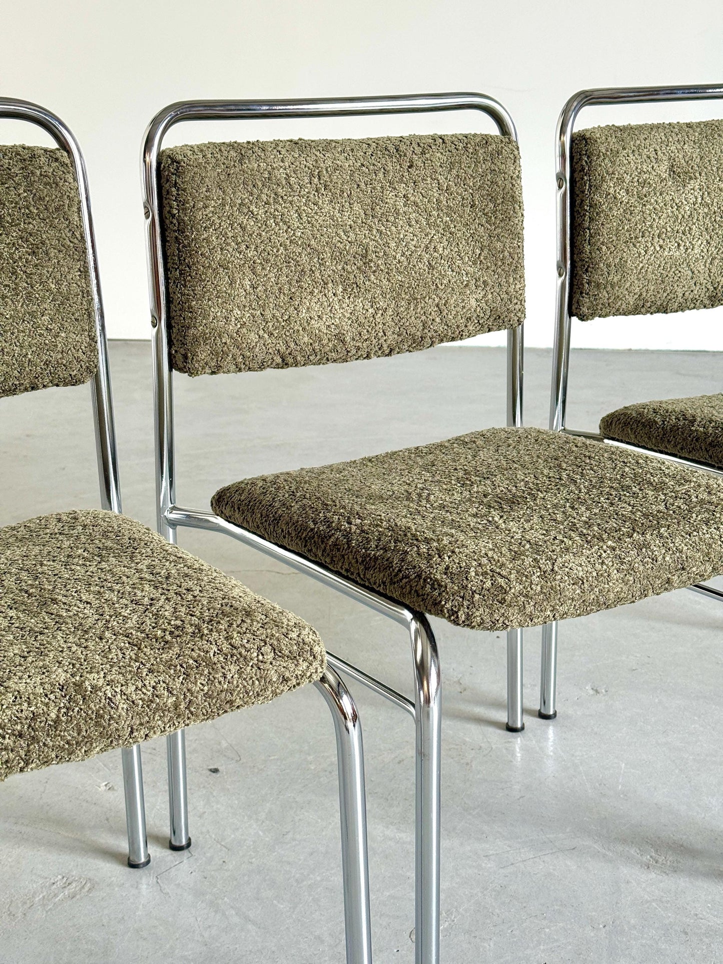 Vintage Set von 4 Stuhl von Hans Fiedler und Hans Heyder Olivgrün Chrom Bouclé
