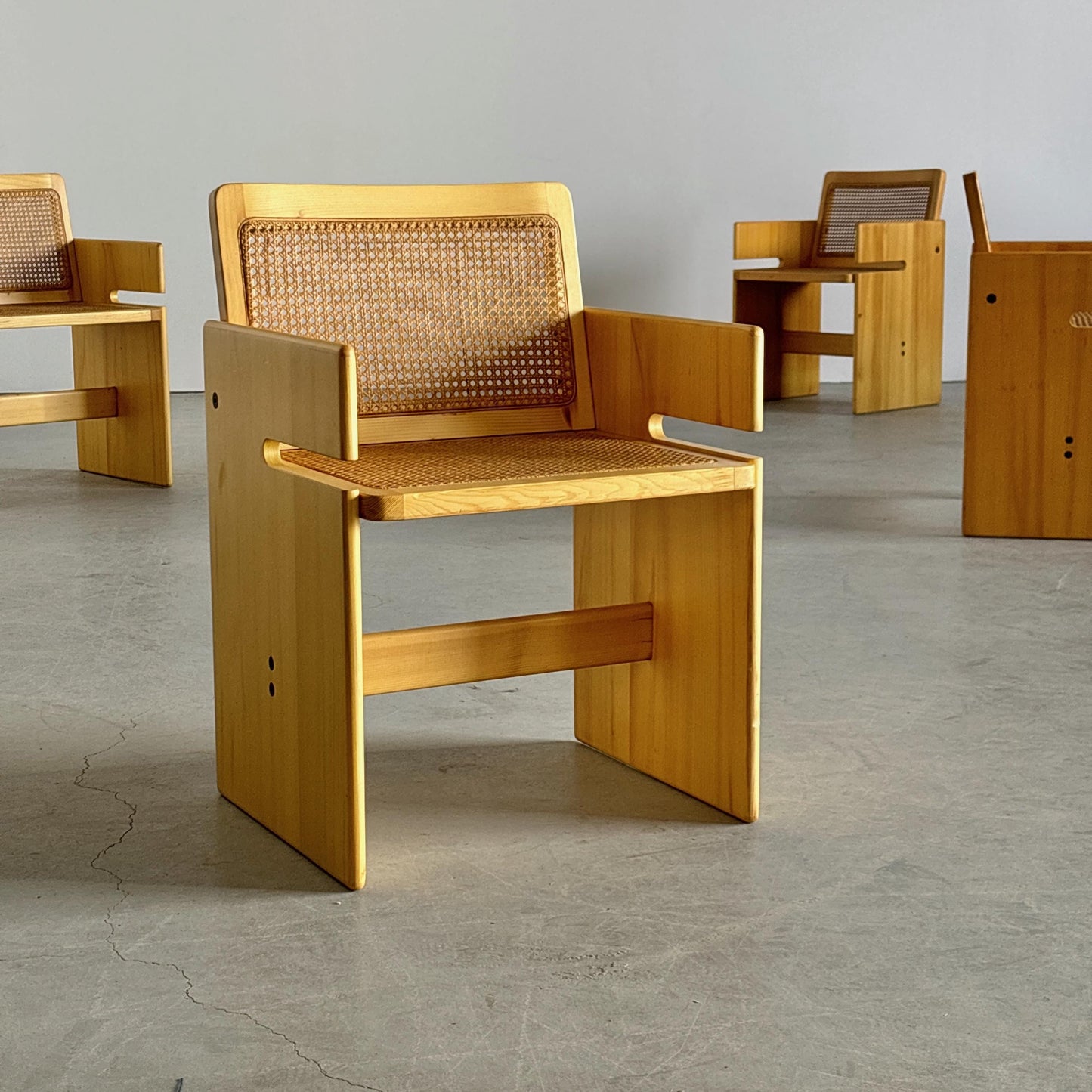 Vintage Sessel Kiefer und Rohrgeflecht naturfarben helles Naturholz