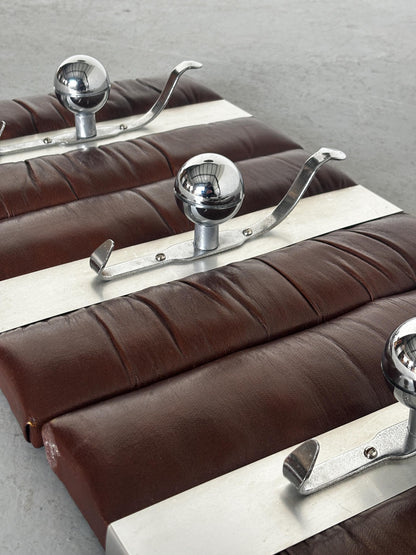 Vintage Set von 3 Garderobenleiste Wandmontage Chrom und Leder braun Italien 1970er