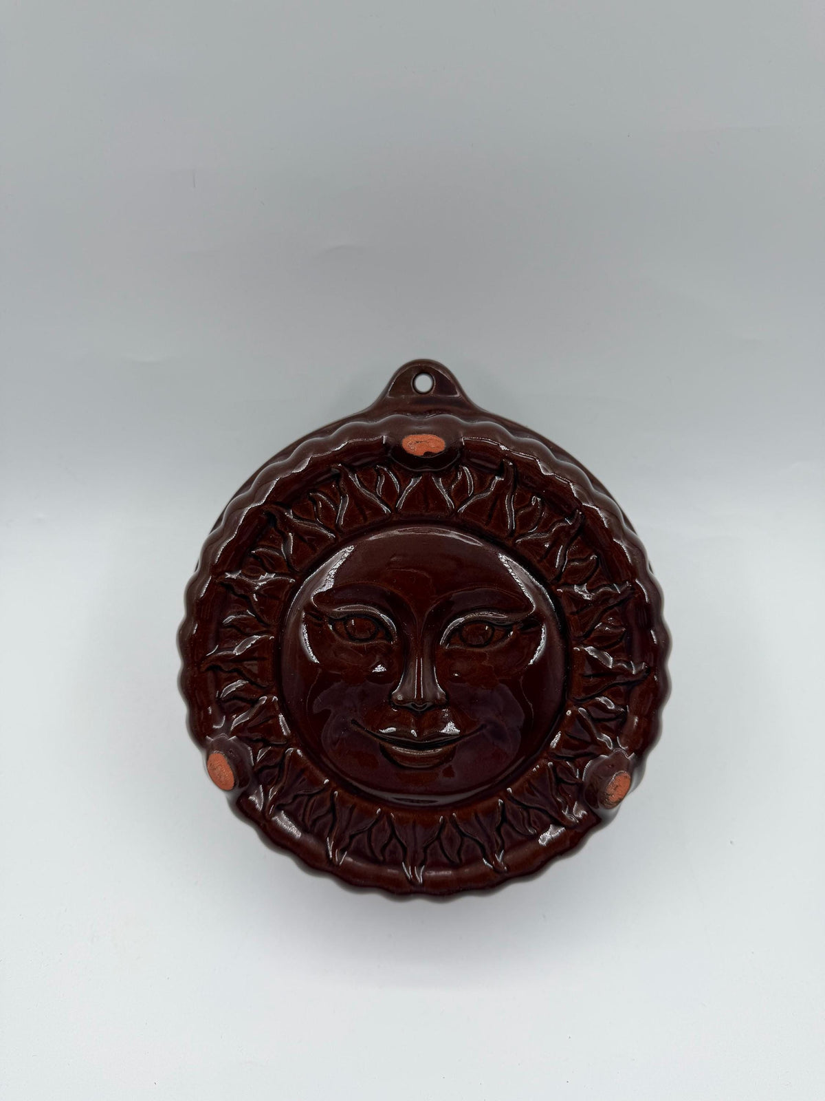 Vintage Backform Sonne Keramik Braun glasiert rund Wanddeko Öse