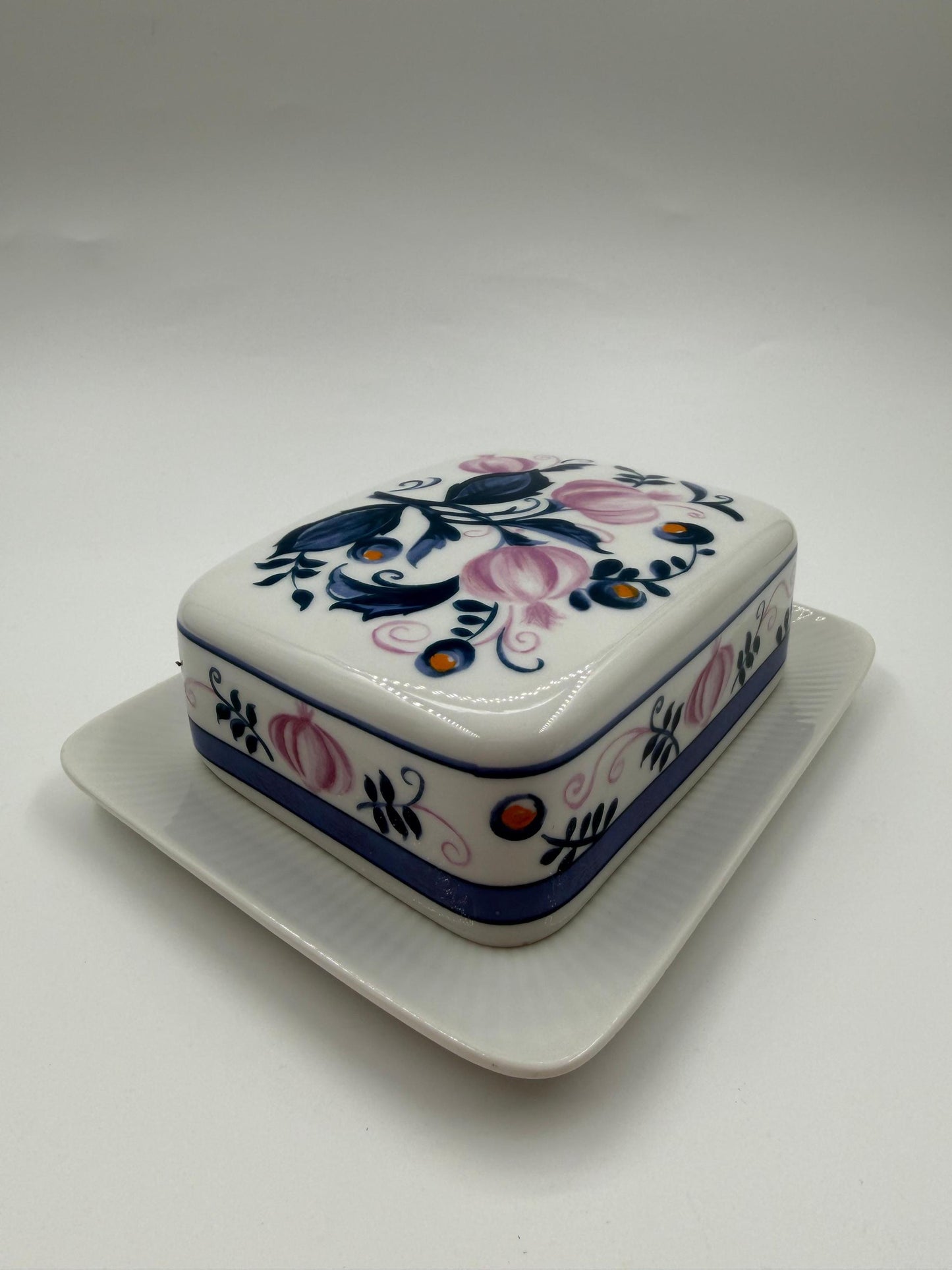 Vintage Butterdose Zwiebelmuster von Seltmann Weiden für Seltmann Weiden rare Farbvariante Rosa Blau