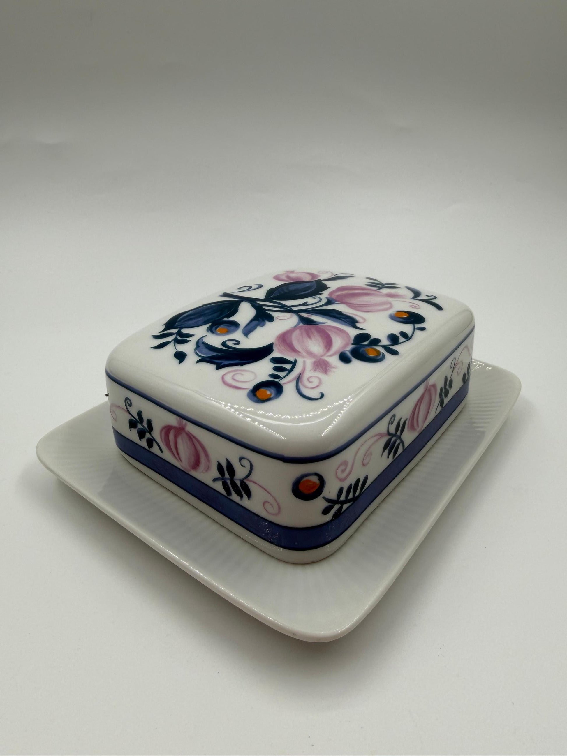 Vintage Butterdose Zwiebelmuster von Seltmann Weiden für Seltmann Weiden rare Farbvariante Rosa Blau