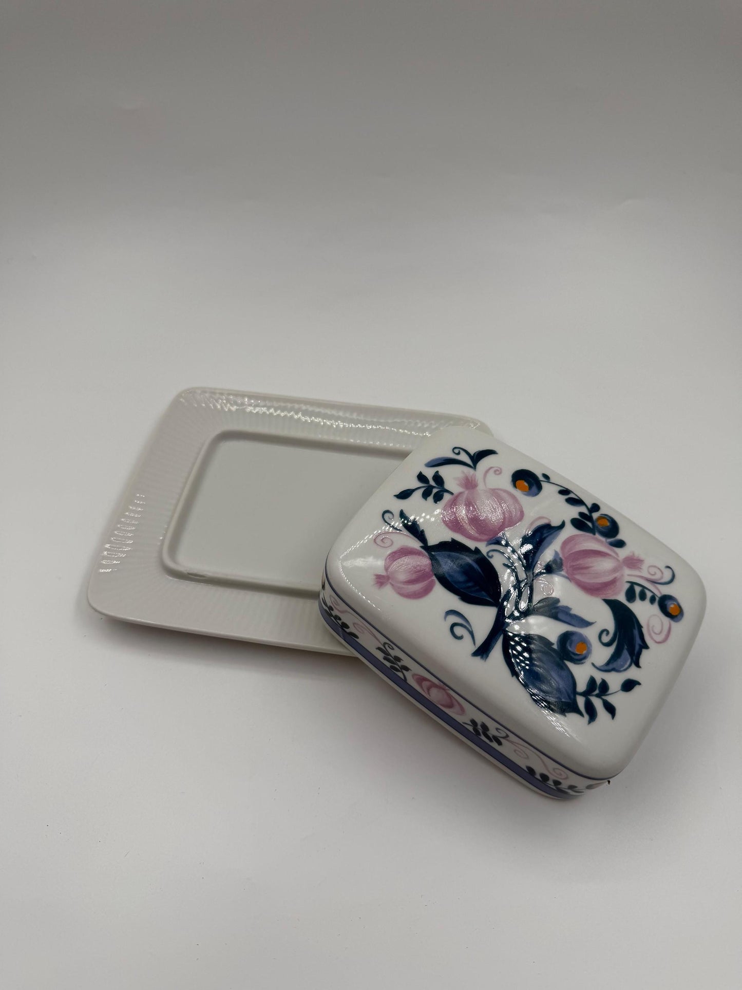 Vintage Butterdose Zwiebelmuster von Seltmann Weiden für Seltmann Weiden rare Farbvariante Rosa Blau