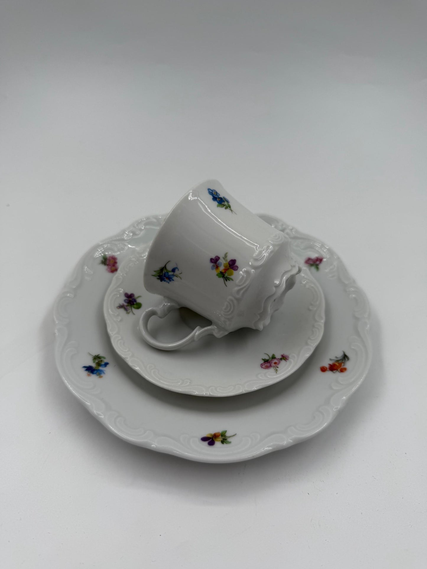 Vintage Mokkatasse von Mitterteich für Bavaria weiß bunt gold Porzellangeschirr