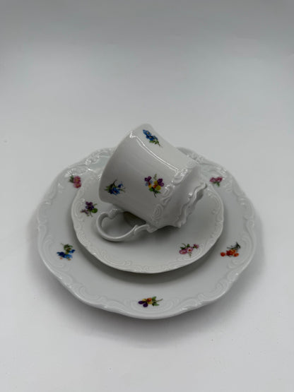 Vintage Mokkatasse von Mitterteich für Bavaria weiß bunt gold Porzellangeschirr