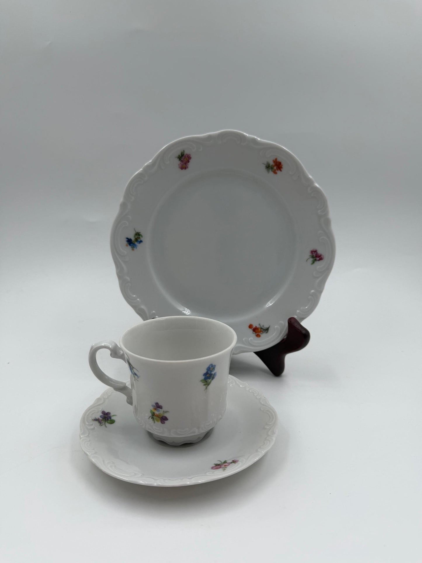 Vintage Mokkatasse von Mitterteich für Bavaria weiß bunt gold Porzellangeschirr