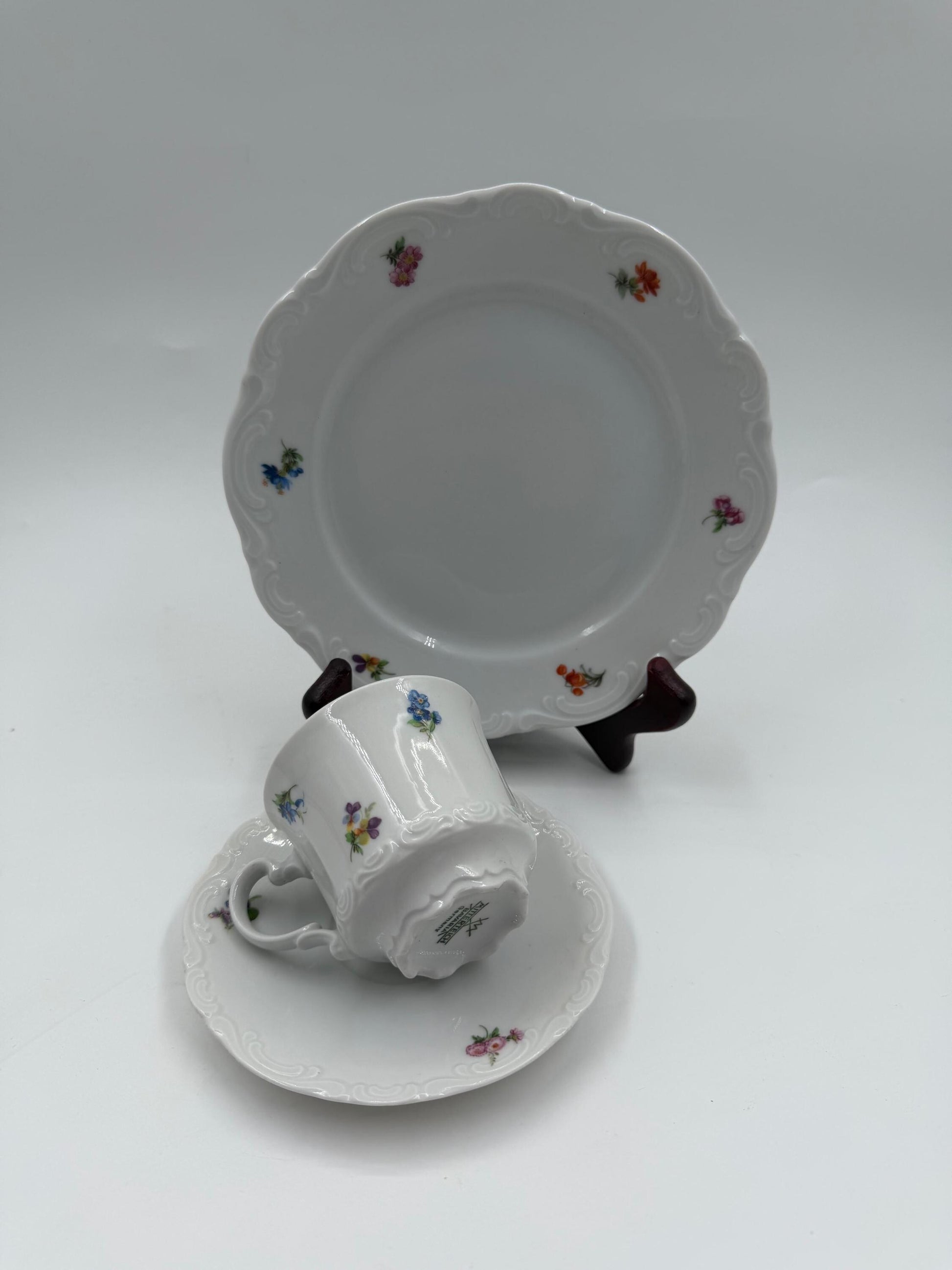 Vintage Mokkatasse von Mitterteich für Bavaria weiß bunt gold Porzellangeschirr
