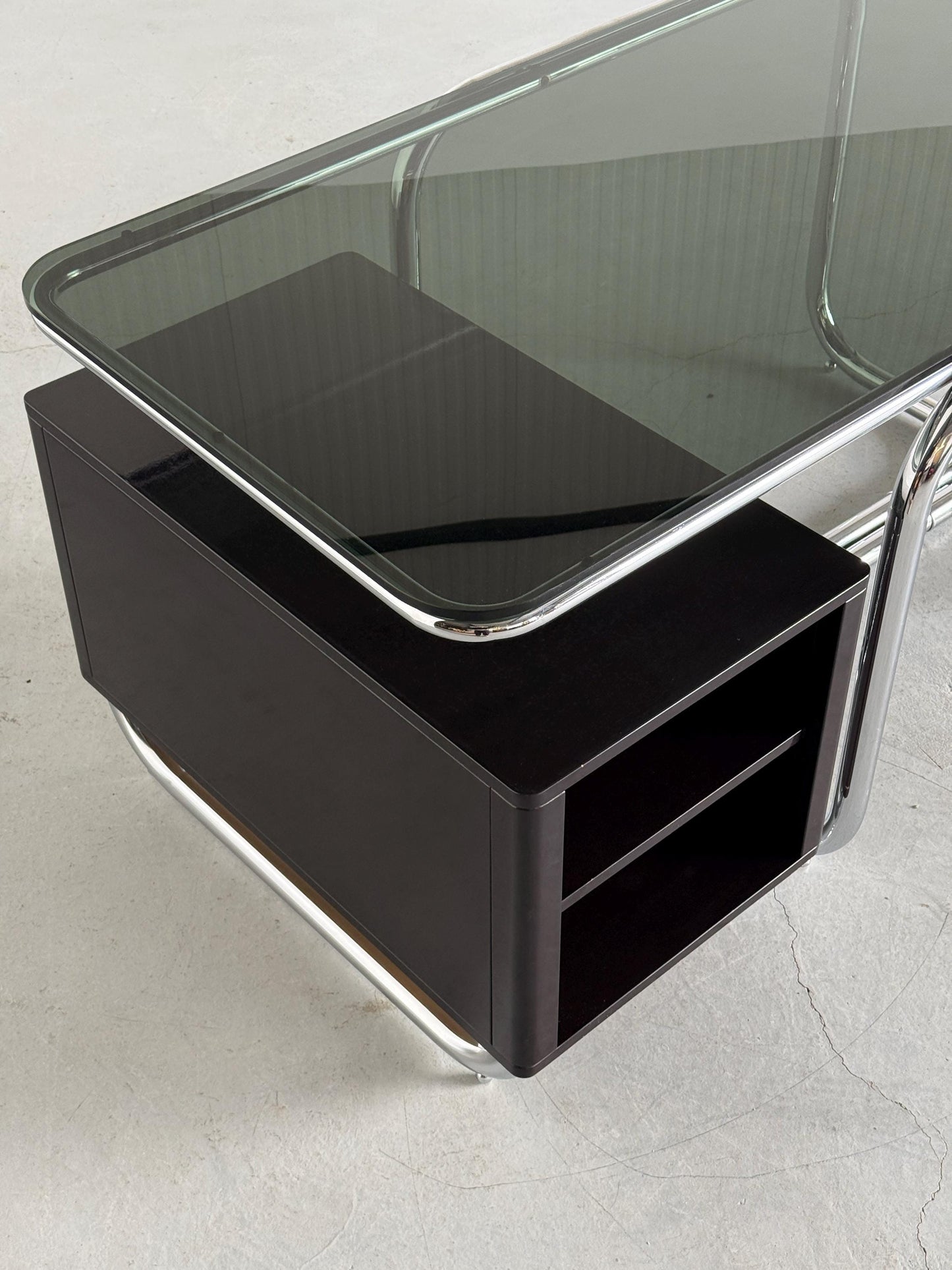 Vintage Bauhaus Schreibtisch Chrom Rauchglas Schwarz Lackholz Vintage Büromöbel