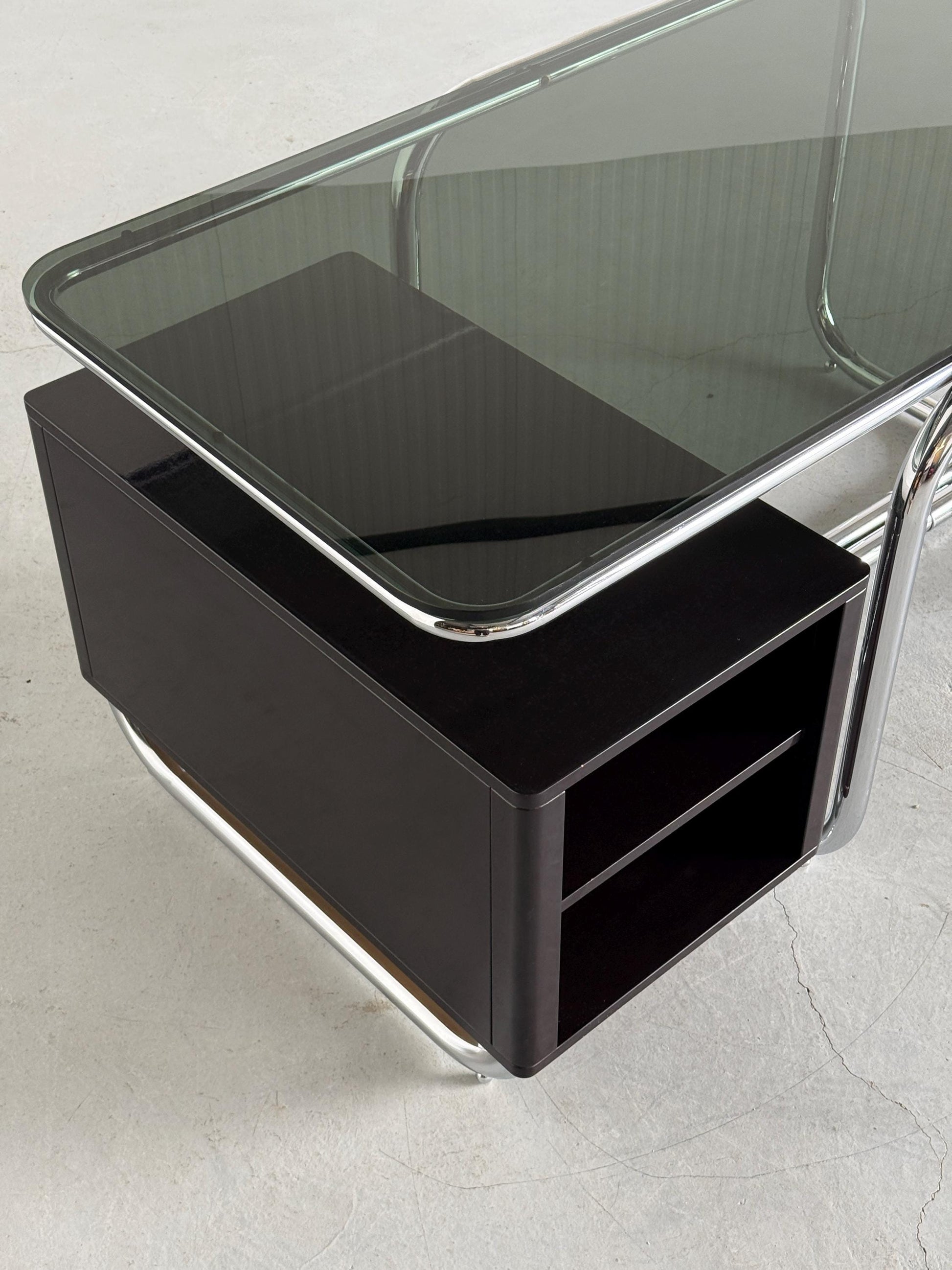 Vintage Bauhaus Schreibtisch Chrom Rauchglas Schwarz Lackholz Vintage Büromöbel