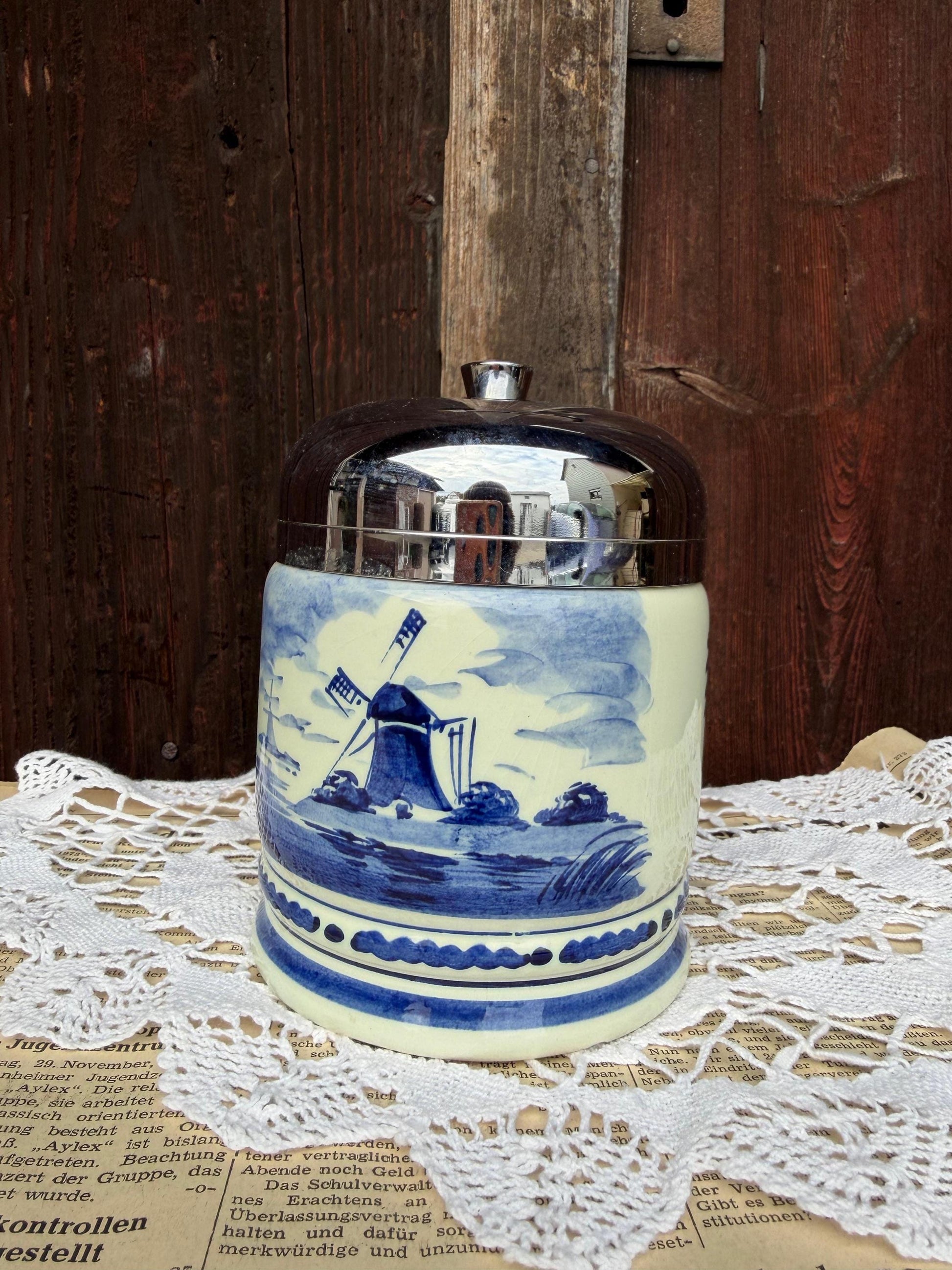 Vintage Servieraccessoire Keramikdose Delft Windmühle Blau Weiß Metall mit Metalldeckel