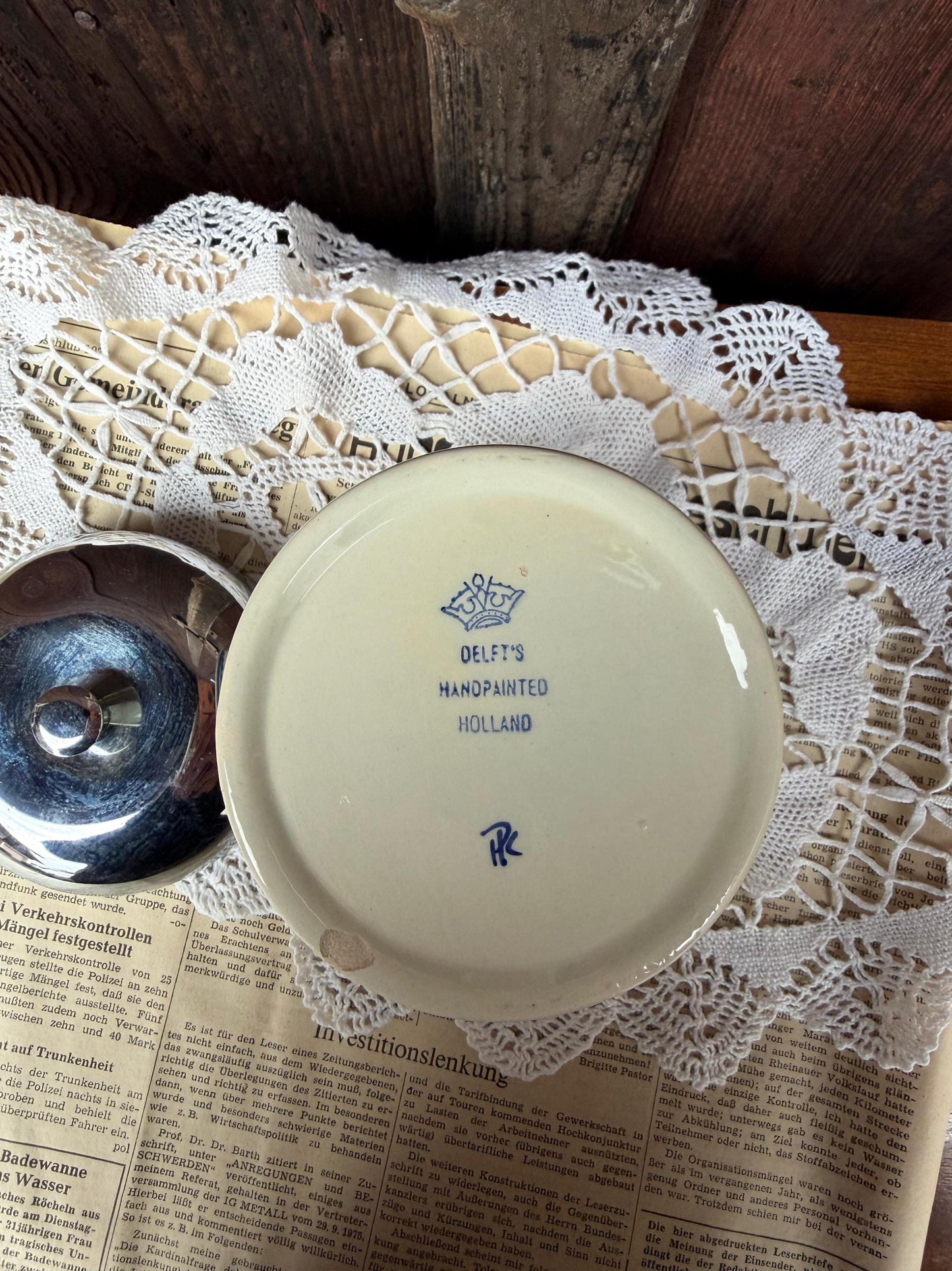 Vintage Servieraccessoire Keramikdose Delft Windmühle Blau Weiß Metall mit Metalldeckel
