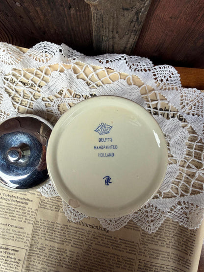 Vintage Servieraccessoire Keramikdose Delft Windmühle Blau Weiß Metall mit Metalldeckel