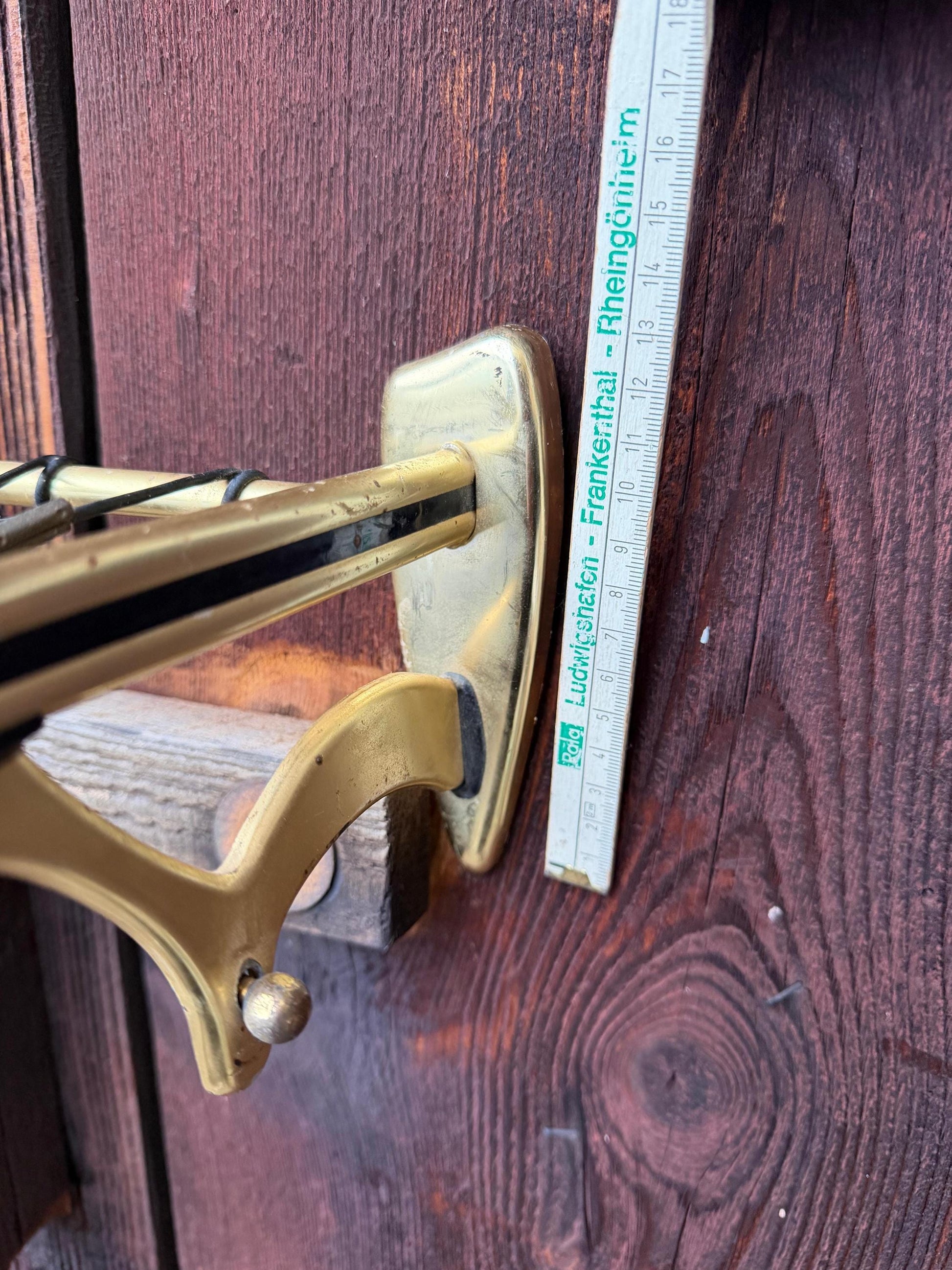 Vintage Wandregal Gold Schwarz Metall mit Schnur-Bespannung