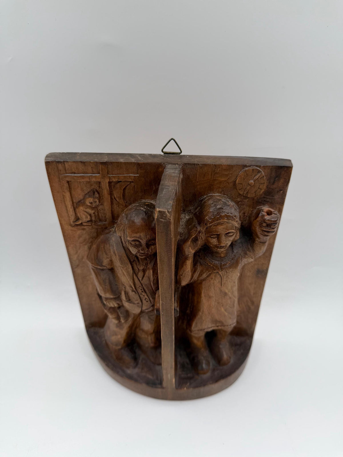 Vintage Wandrelief Holz-Schnitzbild handgefertigt figürliche Szene mit 2 Personen