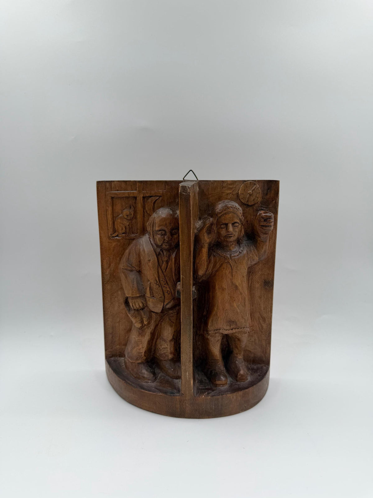 Vintage Wandrelief Holz-Schnitzbild handgefertigt figürliche Szene mit 2 Personen
