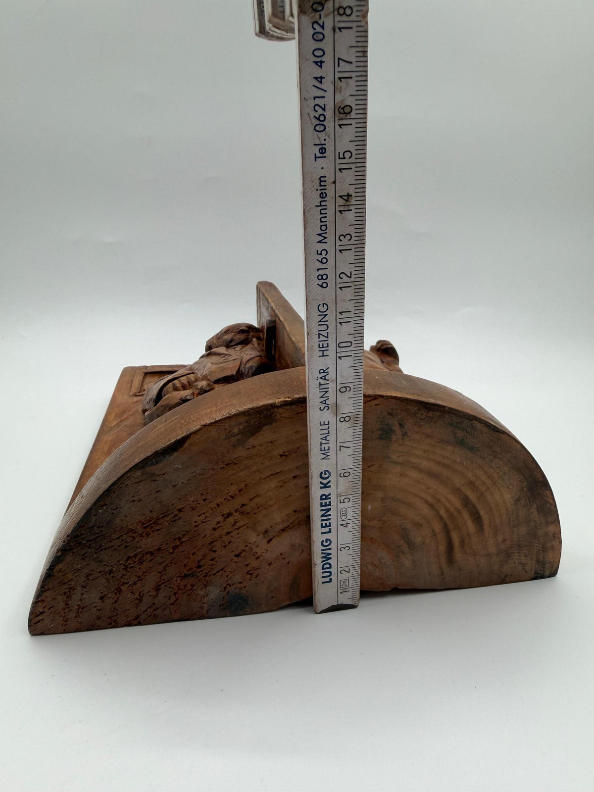 Vintage Wandrelief Holz-Schnitzbild handgefertigt figürliche Szene mit 2 Personen
