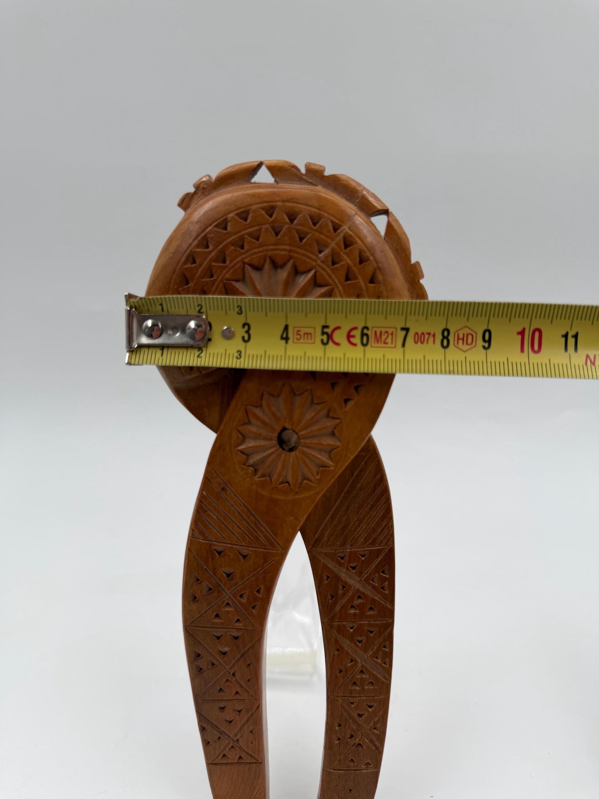 Vintage Nussknacker Zangennussknacker handgeschnitzt Unikat Holzton natur