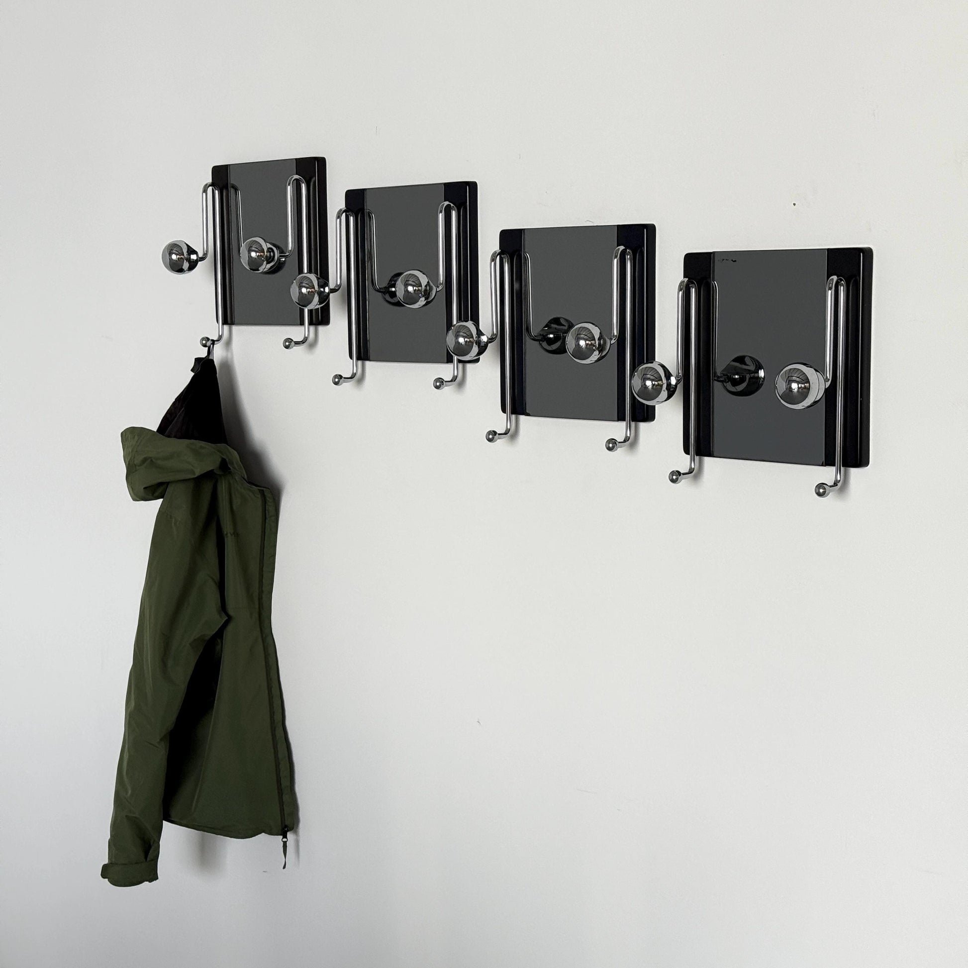 Vintage Garderobenhaken Set von 4 von Willy Rizzo für Rizzo Rauchspiegel Wandmontage
