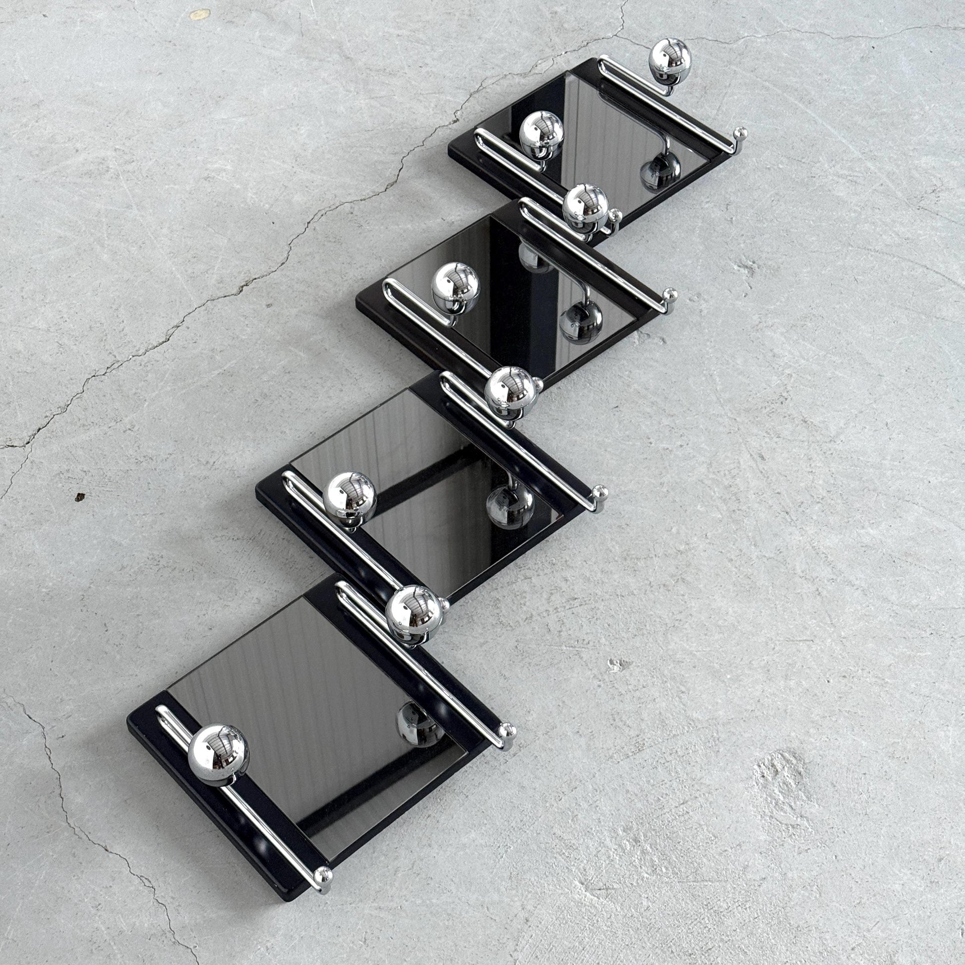 Vintage Garderobenhaken Set von 4 von Willy Rizzo für Rizzo Rauchspiegel Wandmontage