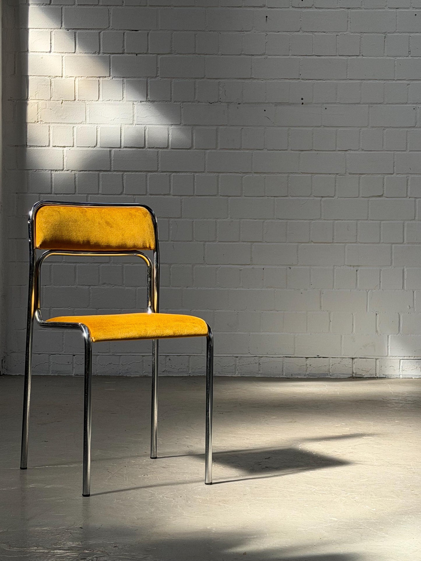 Vintage Stuhl gold verchromt