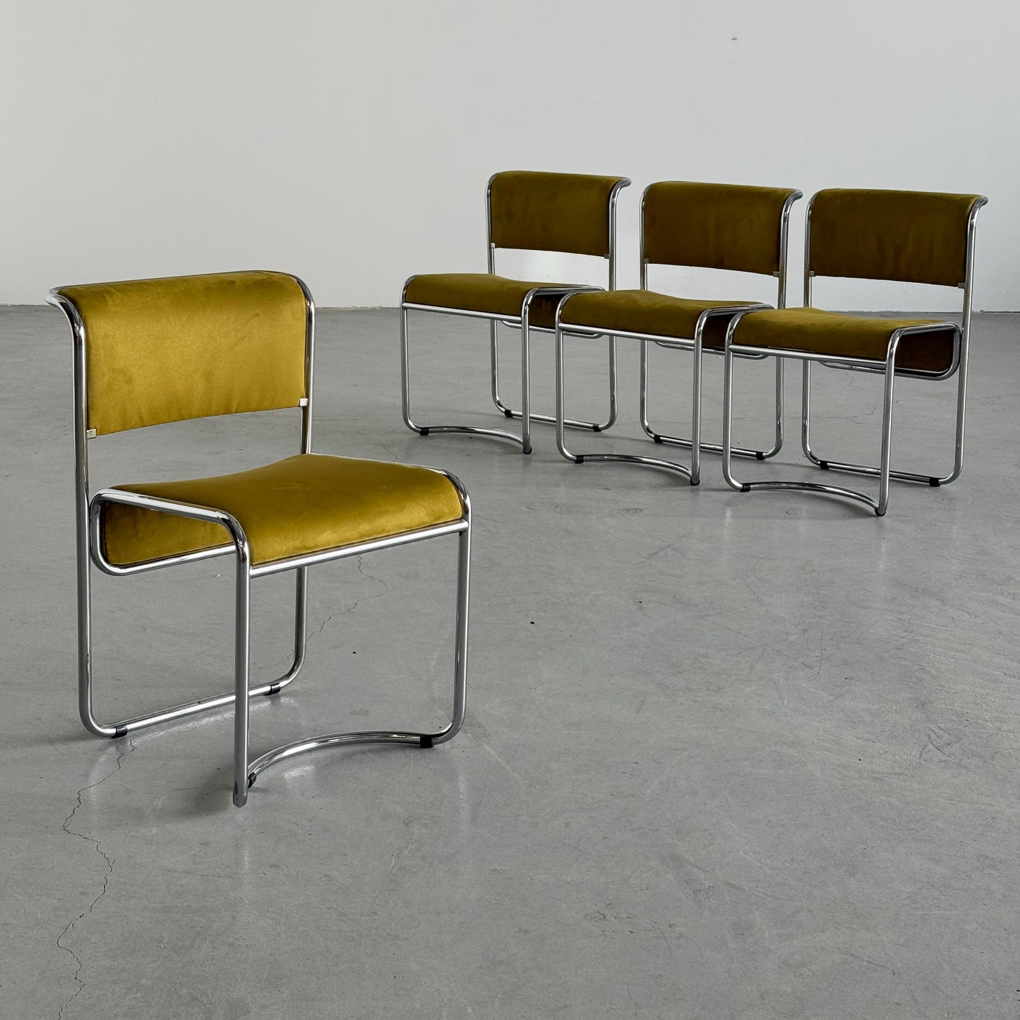 Vintage Set von 4 Esszimmerstuhl Olivgrün Chrom Italien 1970er
