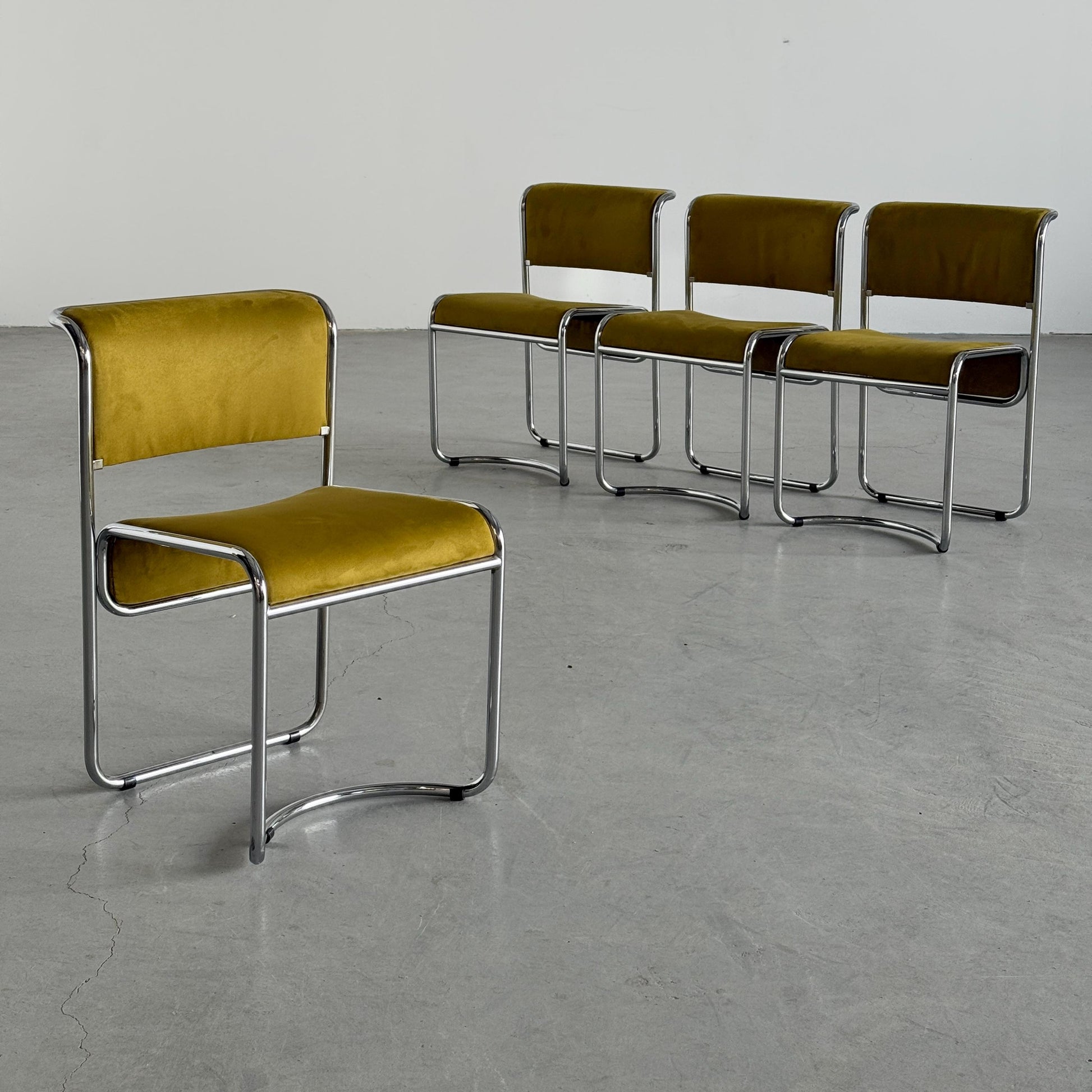 Vintage Set von 4 Esszimmerstuhl Olivgrün Chrom Italien 1970er
