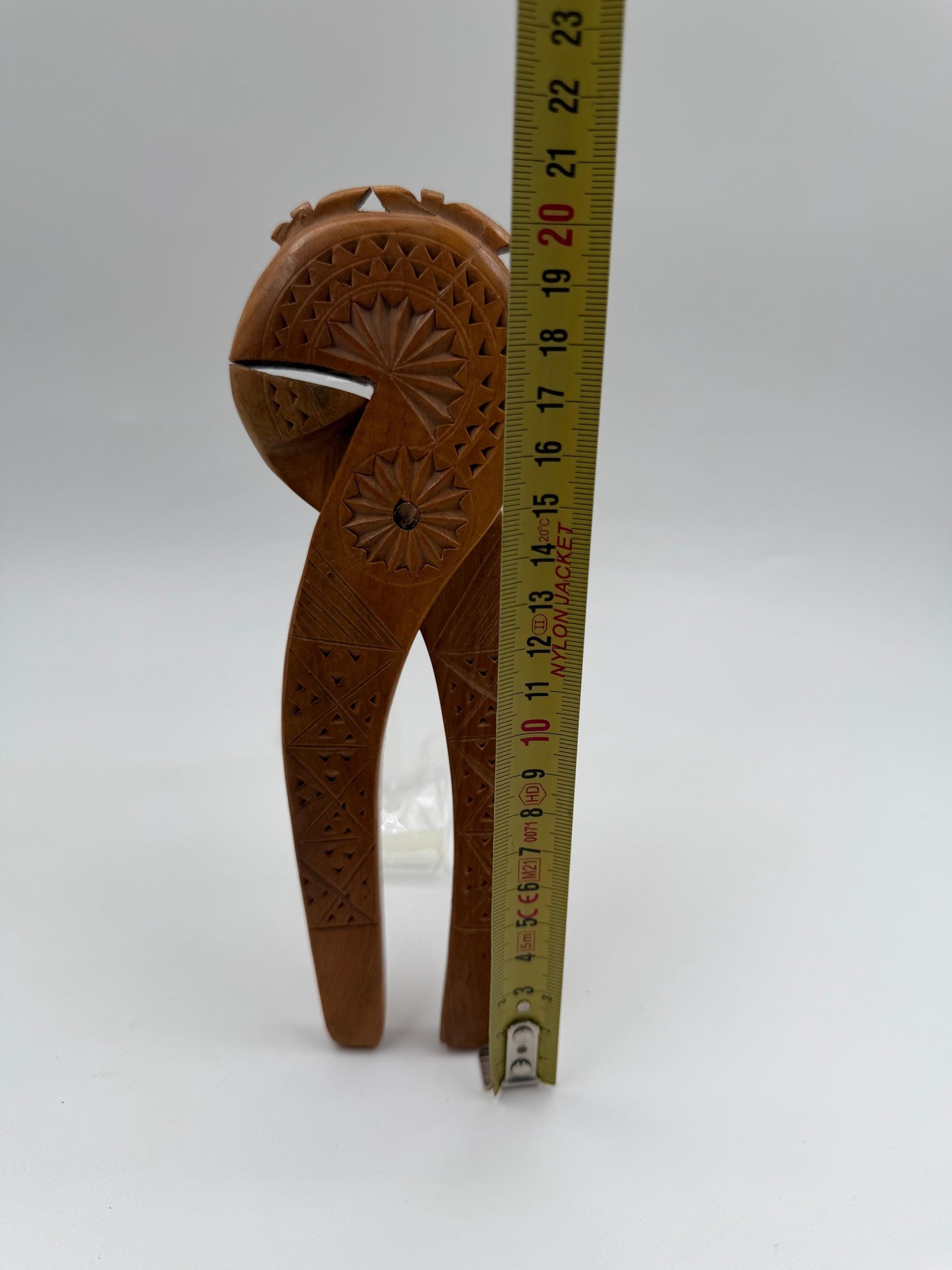 Vintage Nussknacker Zangennussknacker handgeschnitzt Unikat Holzton natur