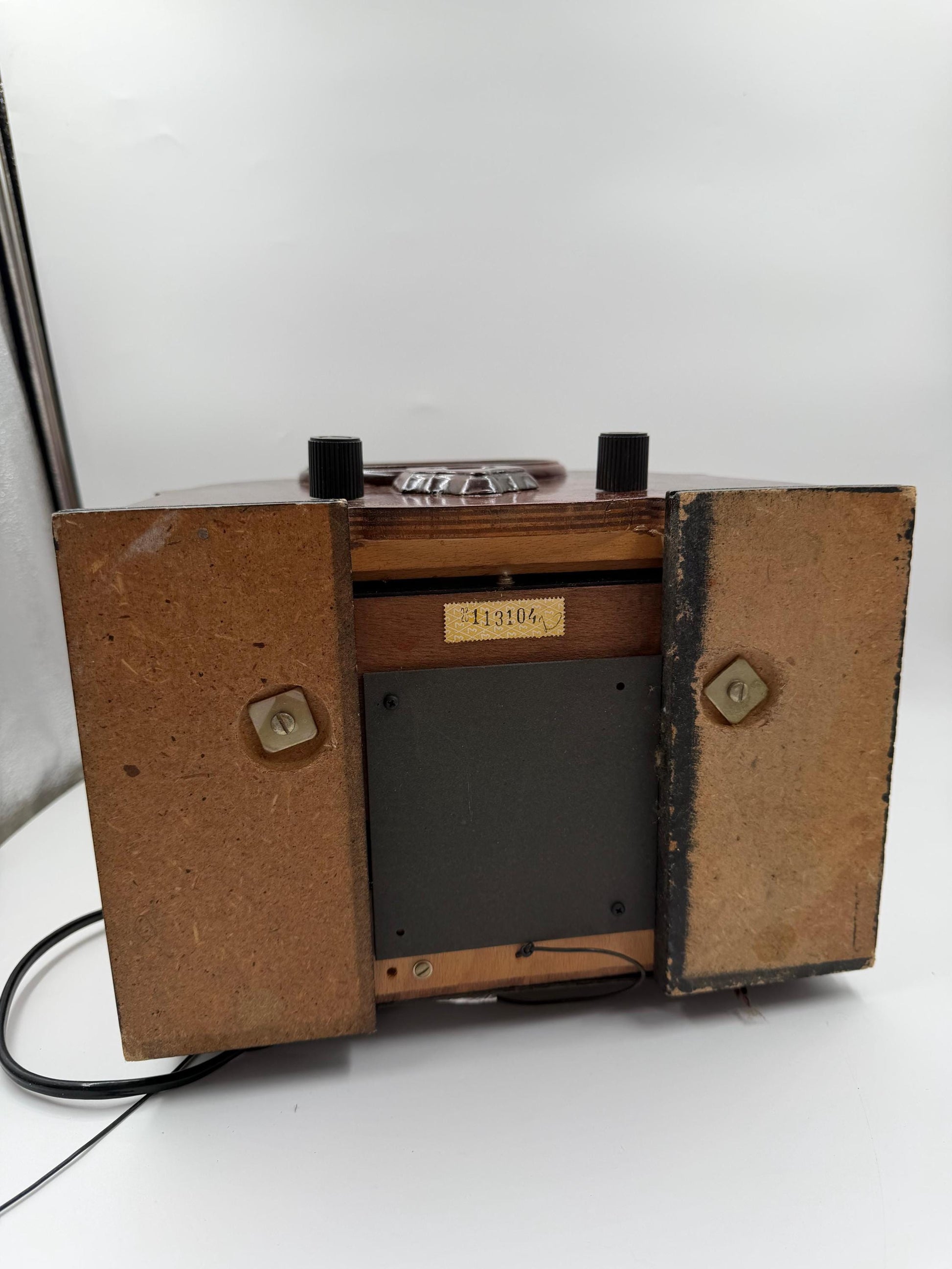 Vintage Röhrenradio Originalzustand voll funktionstüchtig Echtholz-Gehäuse
