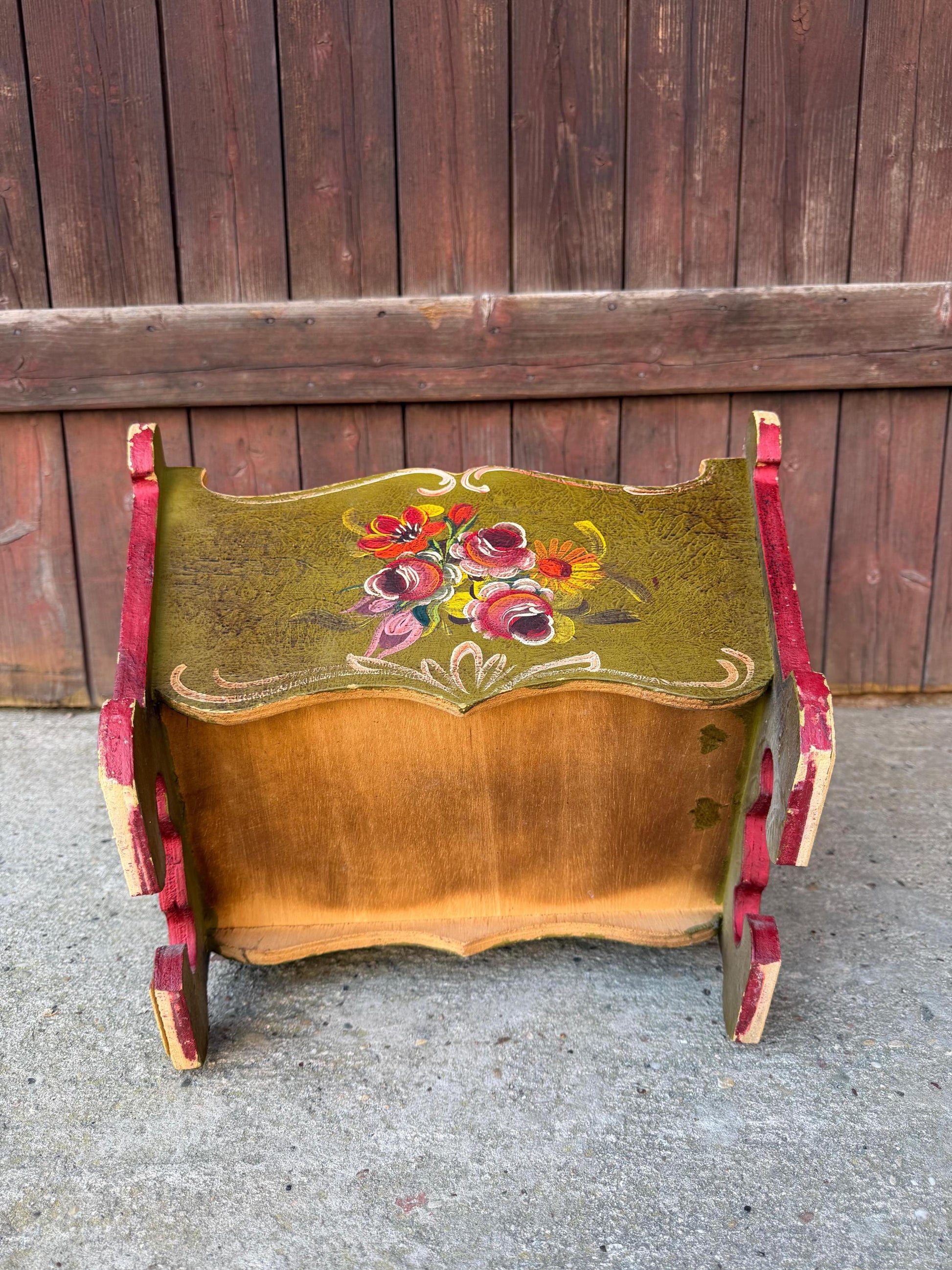 Vintage Zeitungsständer Bauernmalerei handbemalt olivgrün rot gold 1950er