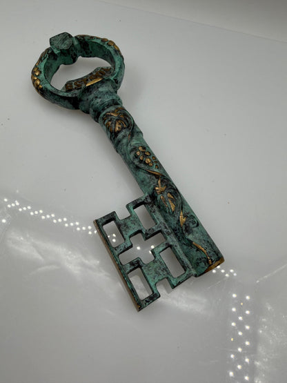 Vintage Korkenzieher "EST SOL" in Schlüsselform mit Grünspan-Patina