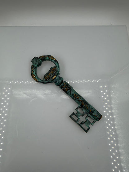 Vintage Korkenzieher "EST SOL" in Schlüsselform mit Grünspan-Patina