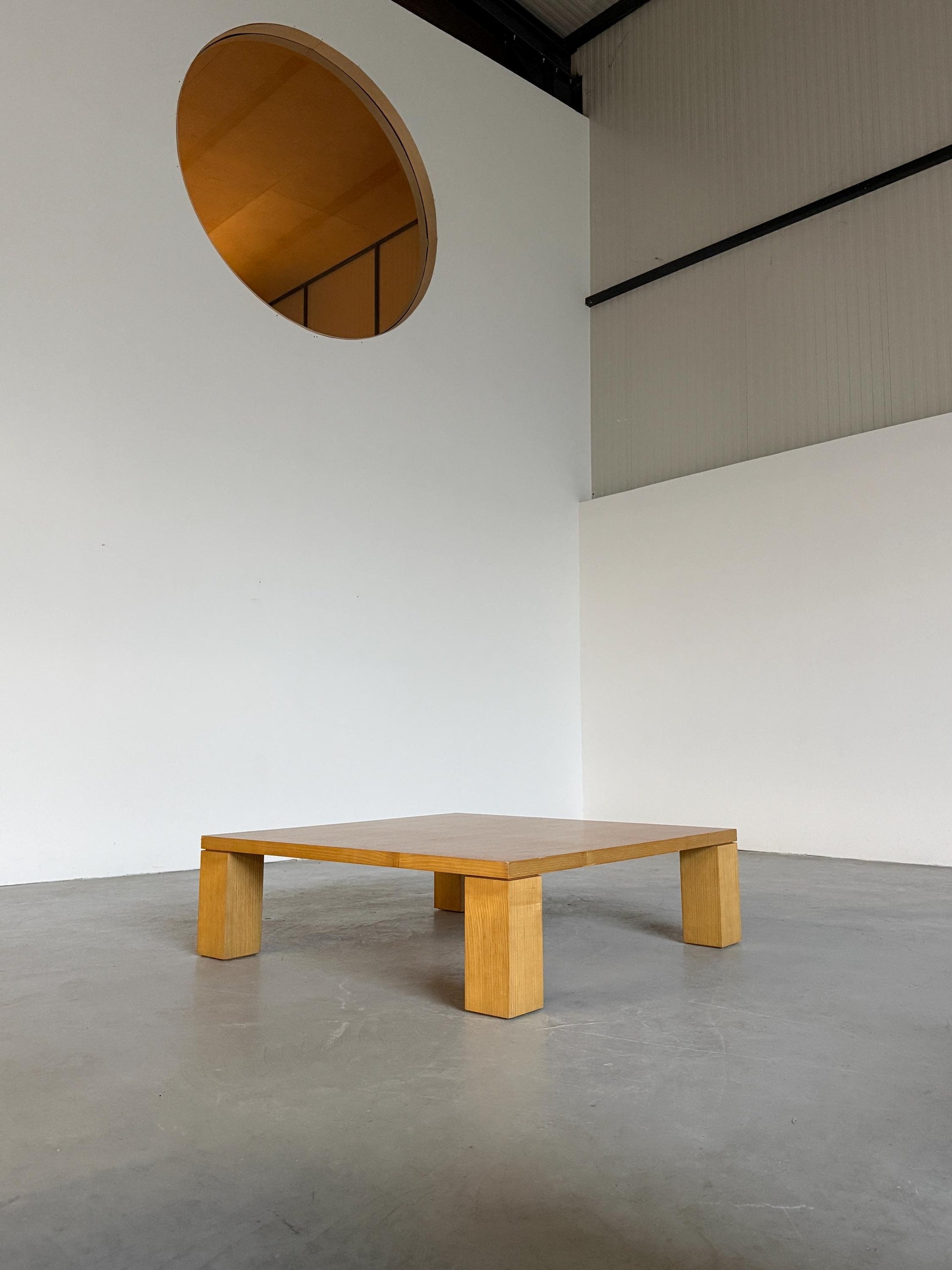Vintage Couchtisch aus weißem Eichenfurnier, architektonisch