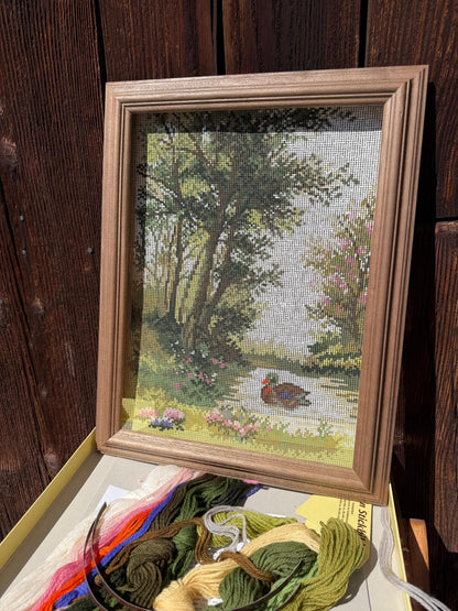 Vintage Gobelin Stickset "Duck Pond" im Halbkreuzstich mit Wolle und Holzrahmen, originalverpackt