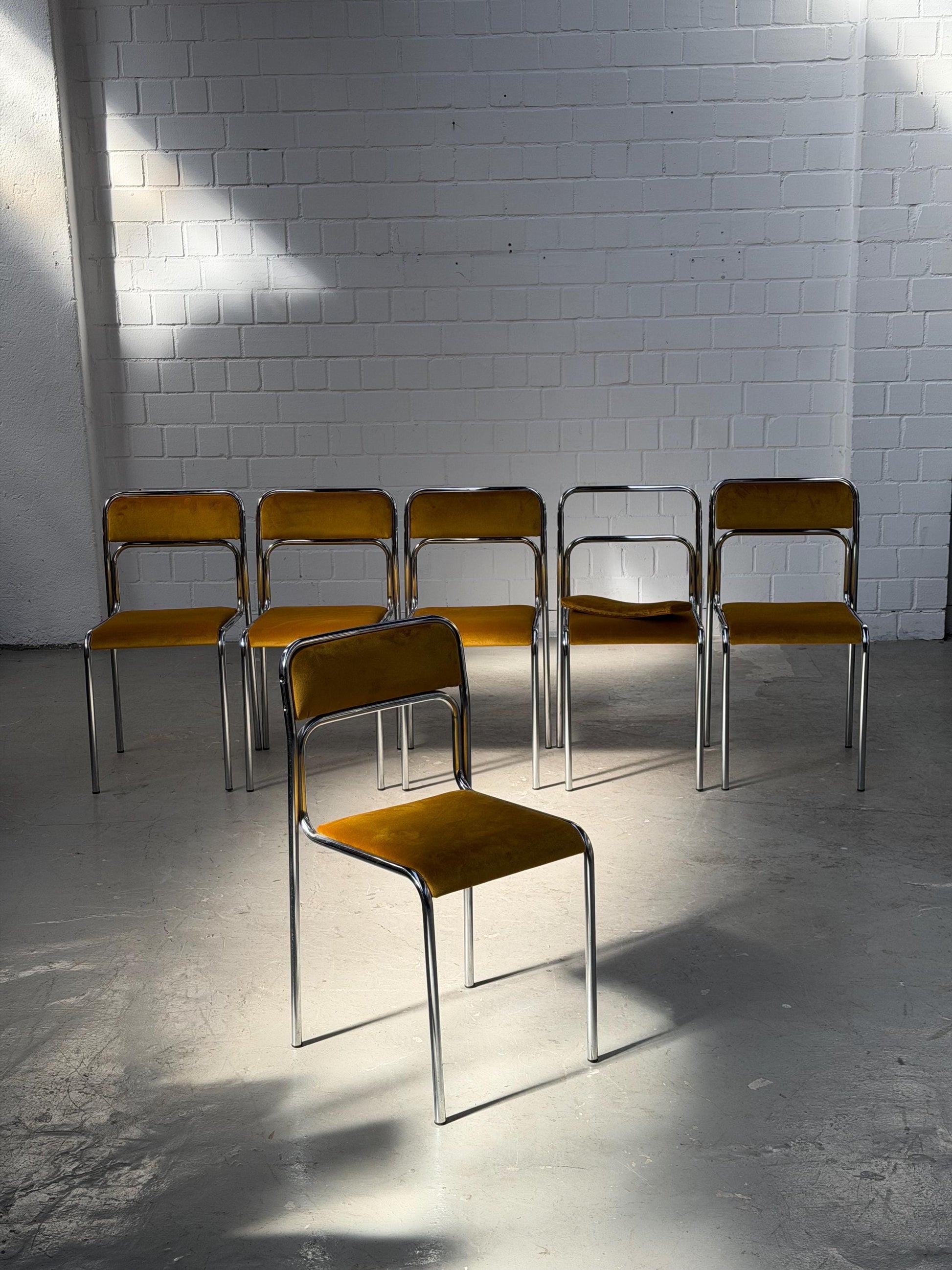 Vintage Stuhl gold verchromt