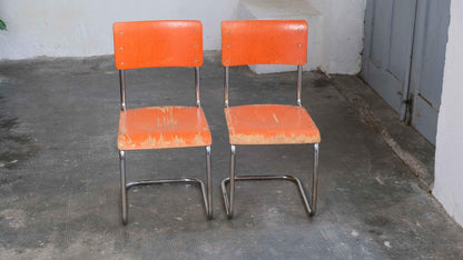 Vintage Freischwinger von Vichr in Orange