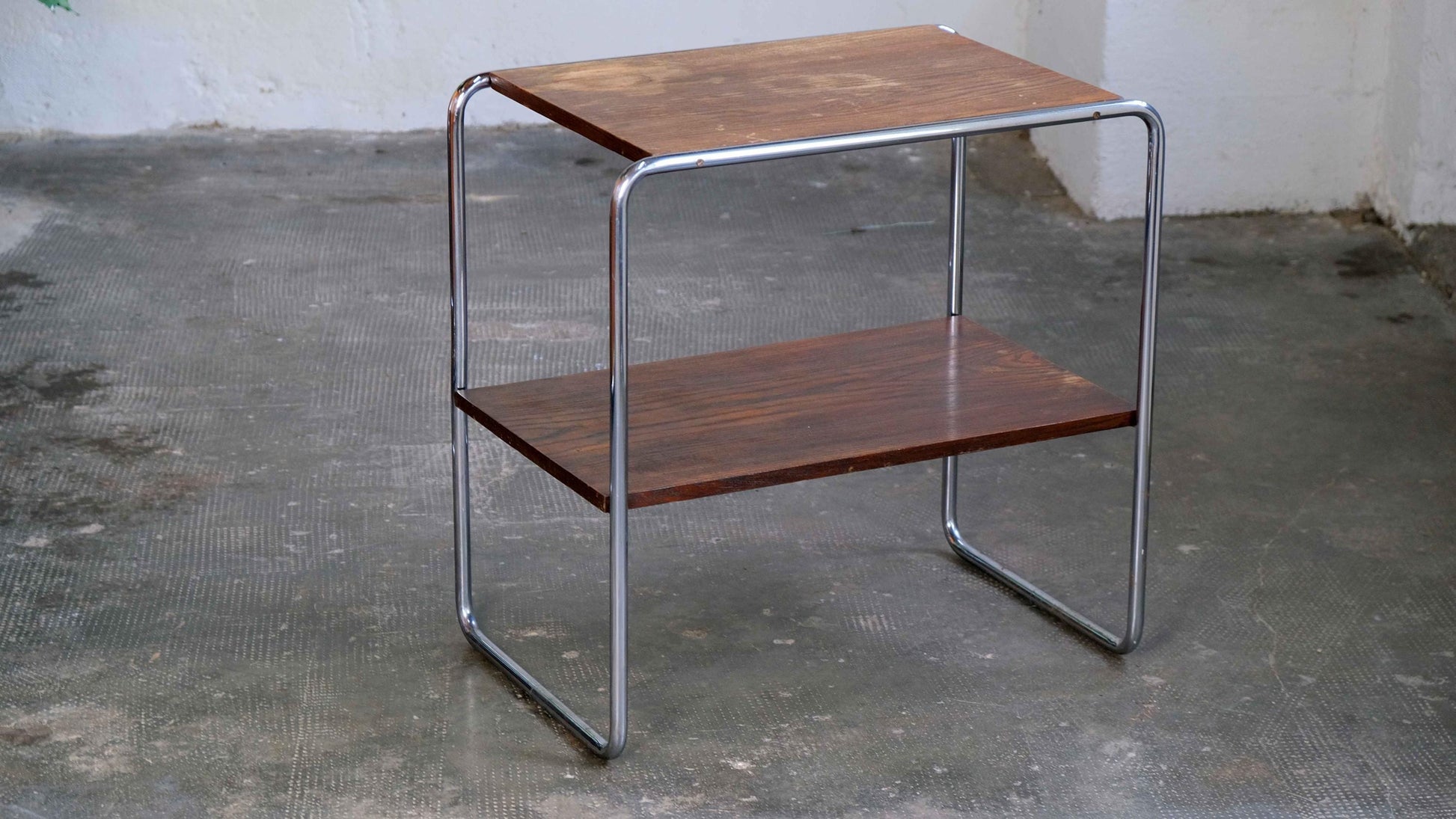Vintage Regal mit verchromtem Stahlrohrgestell