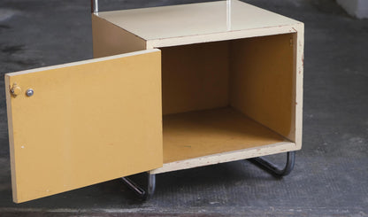 Vintage Nachttisch im Bauhaus Stil mit Glasplatte in cremeweiß