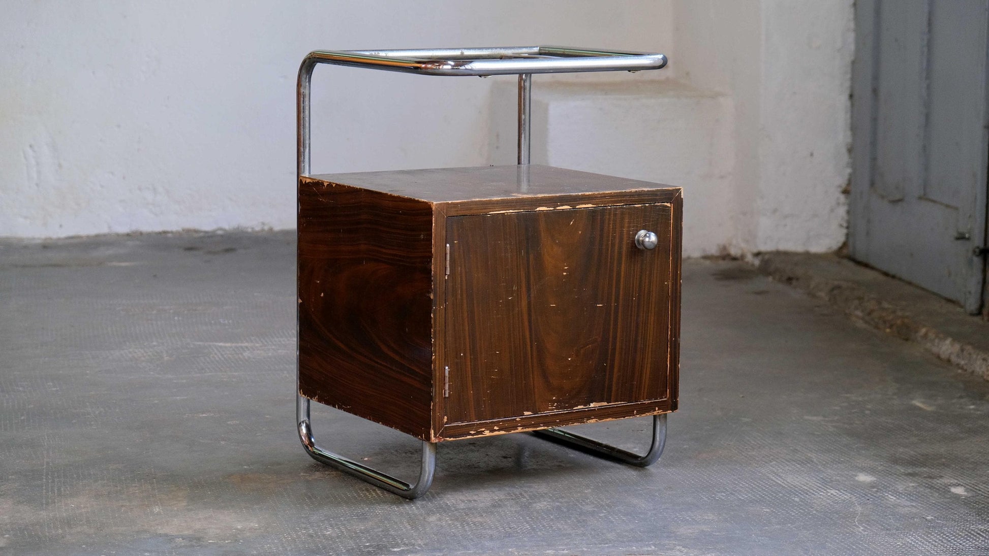 Vintage Bauhaus Nachtschrank mit Holzmalerei