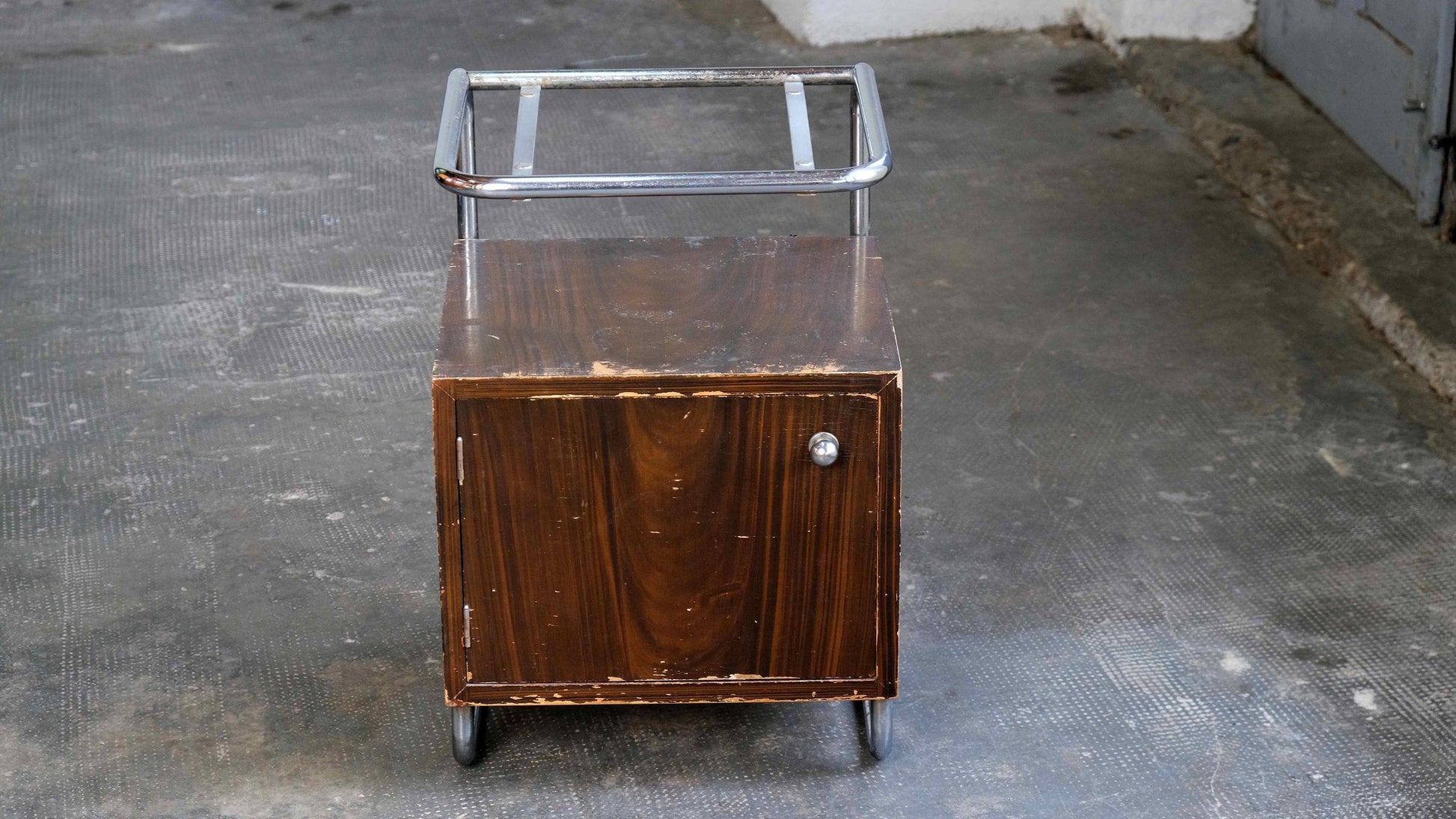 Vintage Bauhaus Nachtschrank mit Holzmalerei
