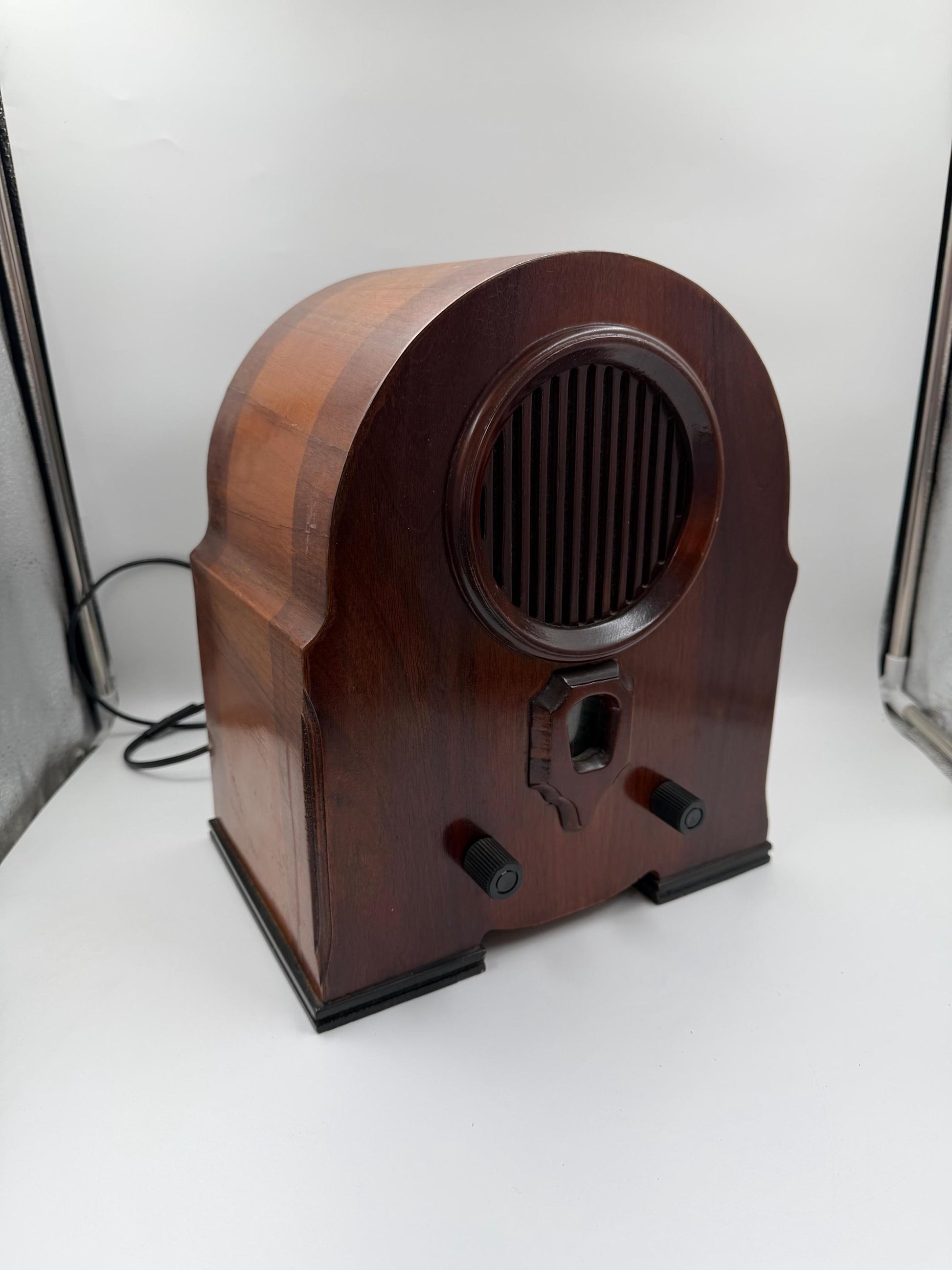 Vintage Röhrenradio Originalzustand voll funktionstüchtig Echtholz-Gehäuse