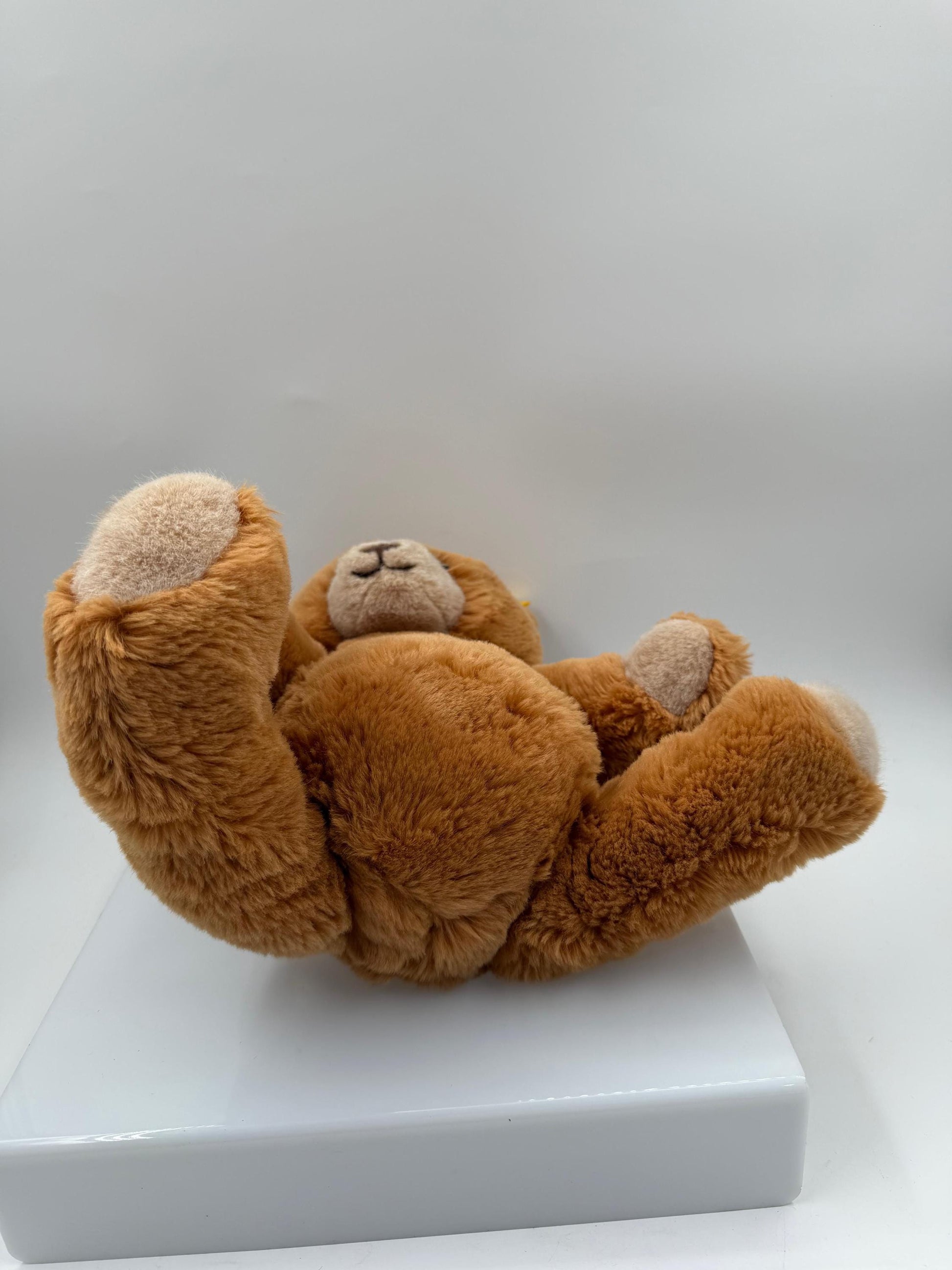 Vintage Steiff Teddybär in Goldbraun mit "Knopf im Ohr" und gelbem Fähnchen