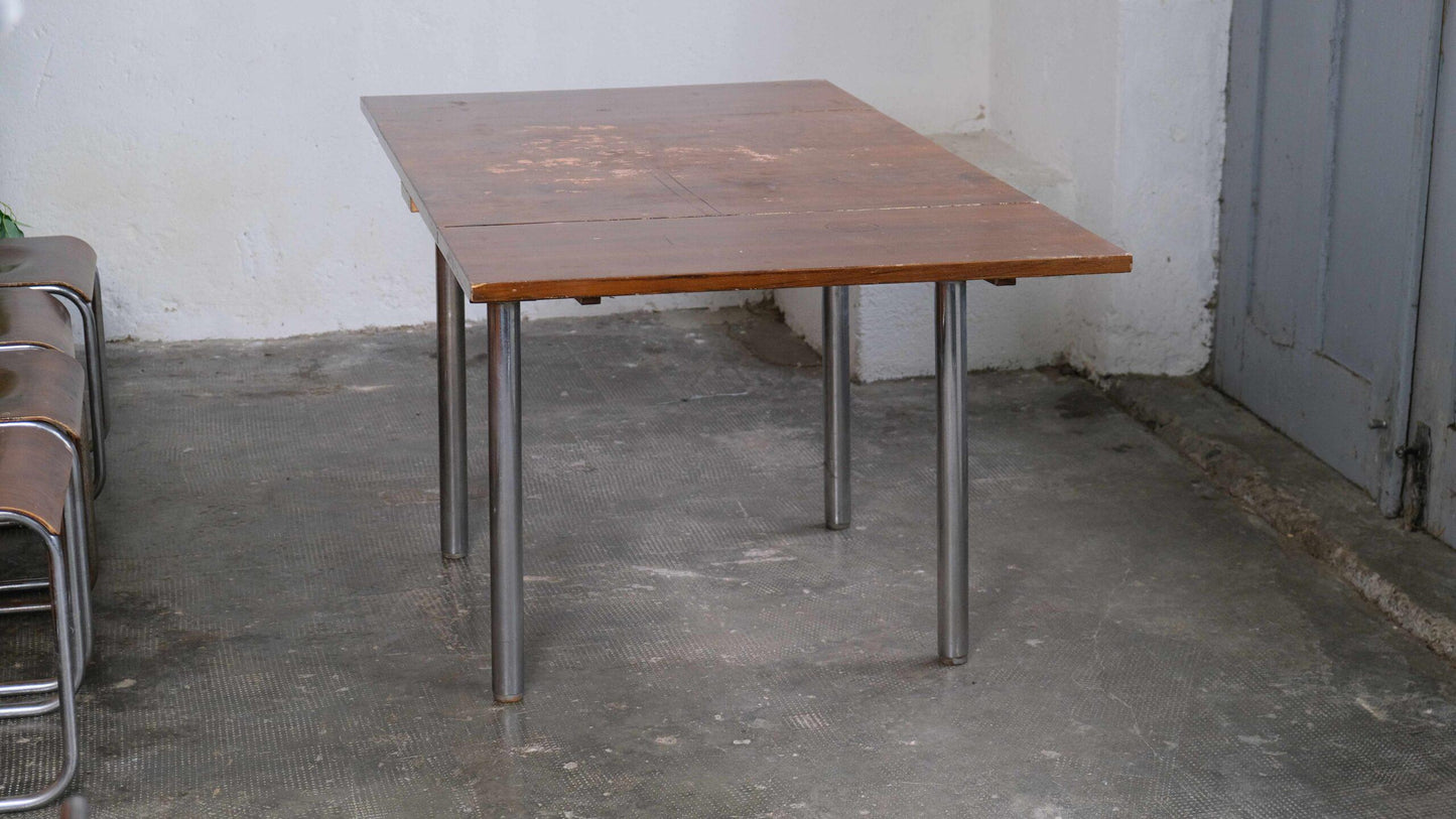 Vintage Bauhaus Sitzgruppe mit verlängerbarem Esstisch und vier Freischwinger Stühlen