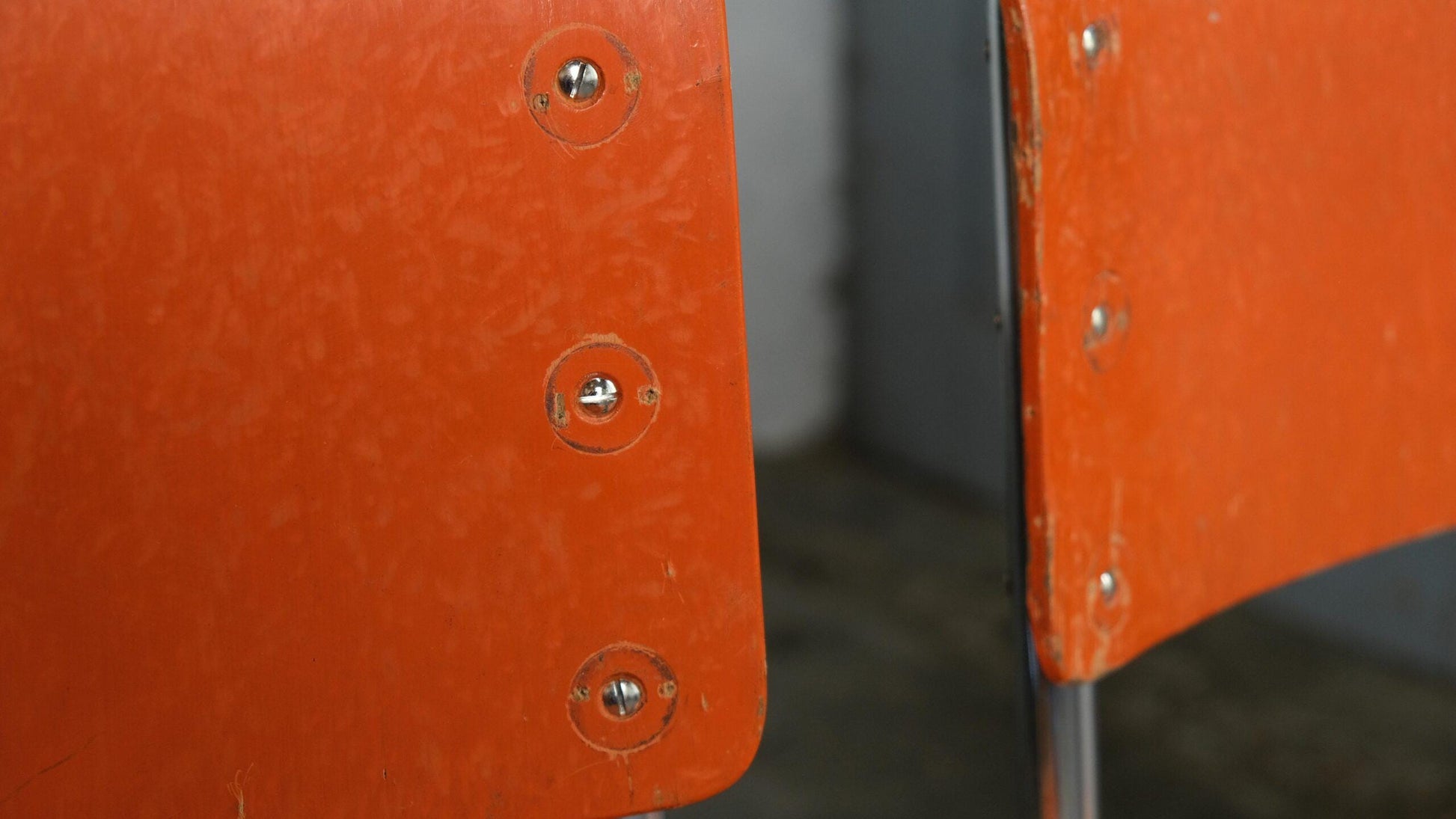 Vintage Freischwinger von Vichr in Orange