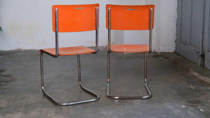 Vintage Freischwinger von Vichr in Orange