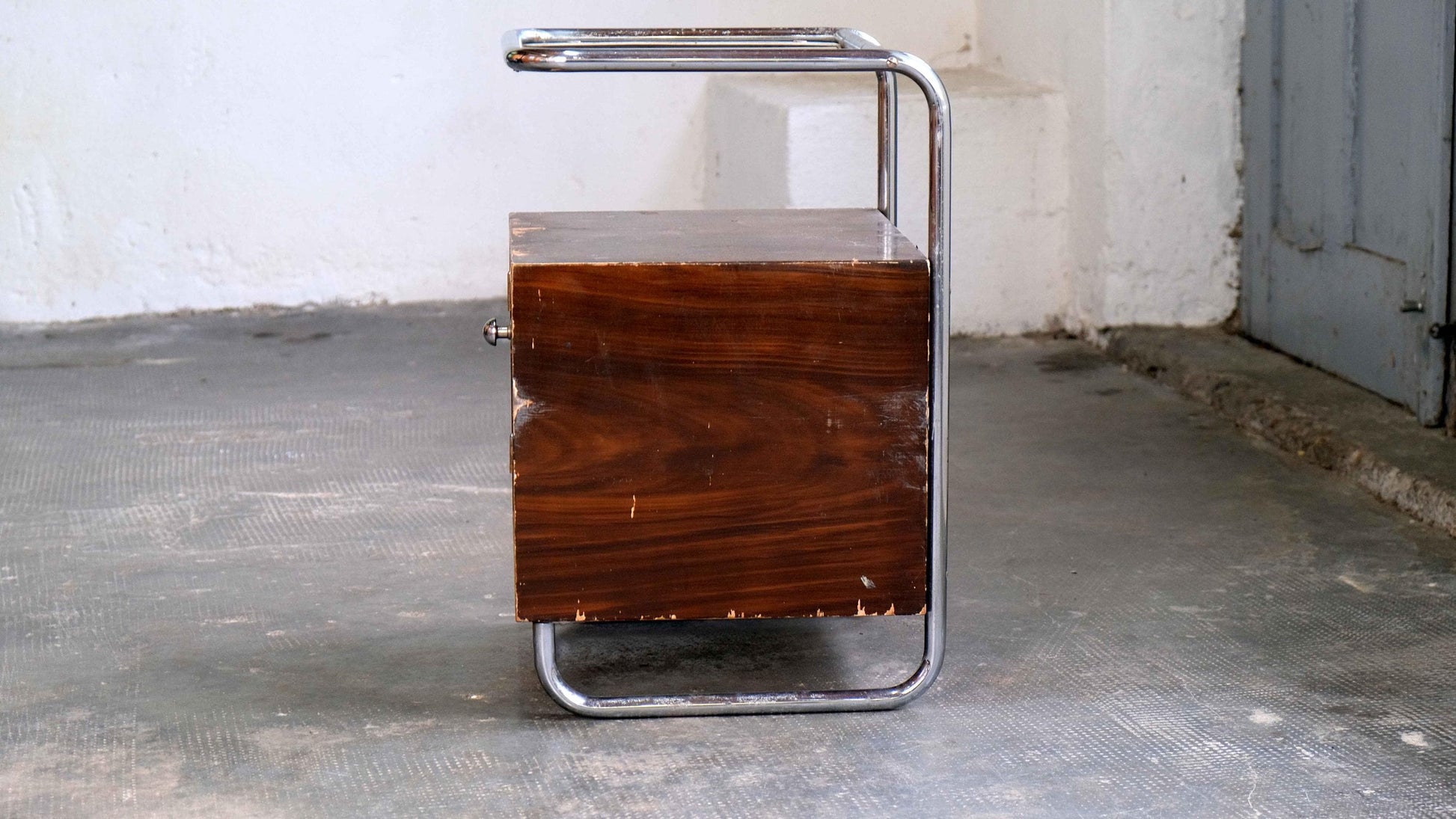 Vintage Bauhaus Nachtschrank mit Holzmalerei
