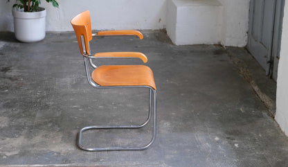 Vintage Freischwinger Armlehnstuhl nach Mart Stam in Orangebraun