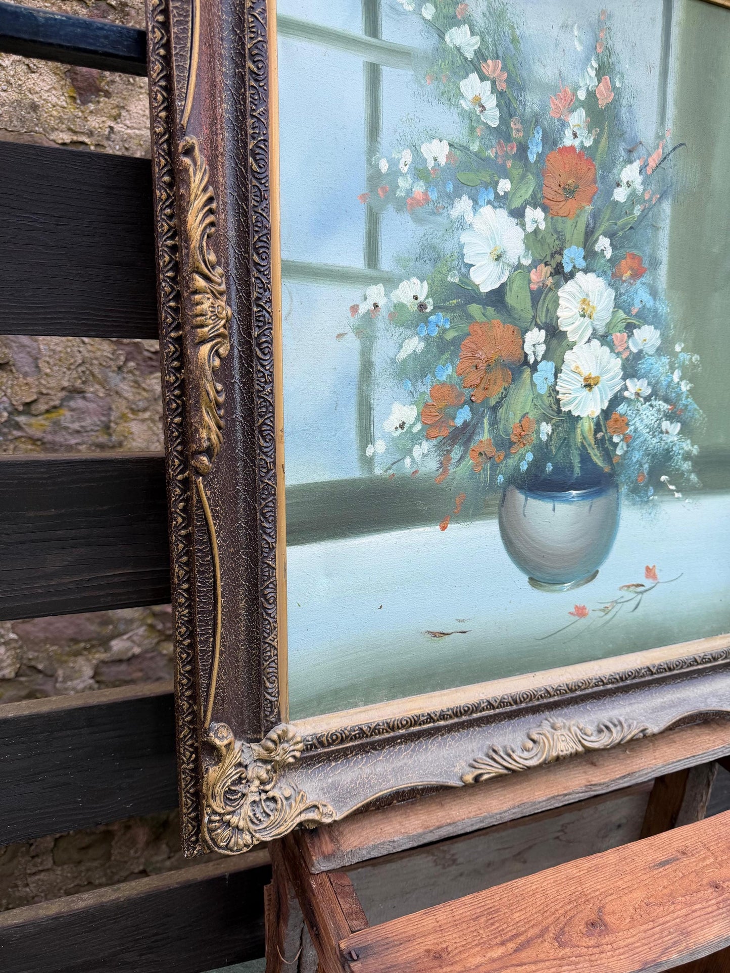 Vintage Blumenstillleben Ölgemälde in verziertem Goldrahmen