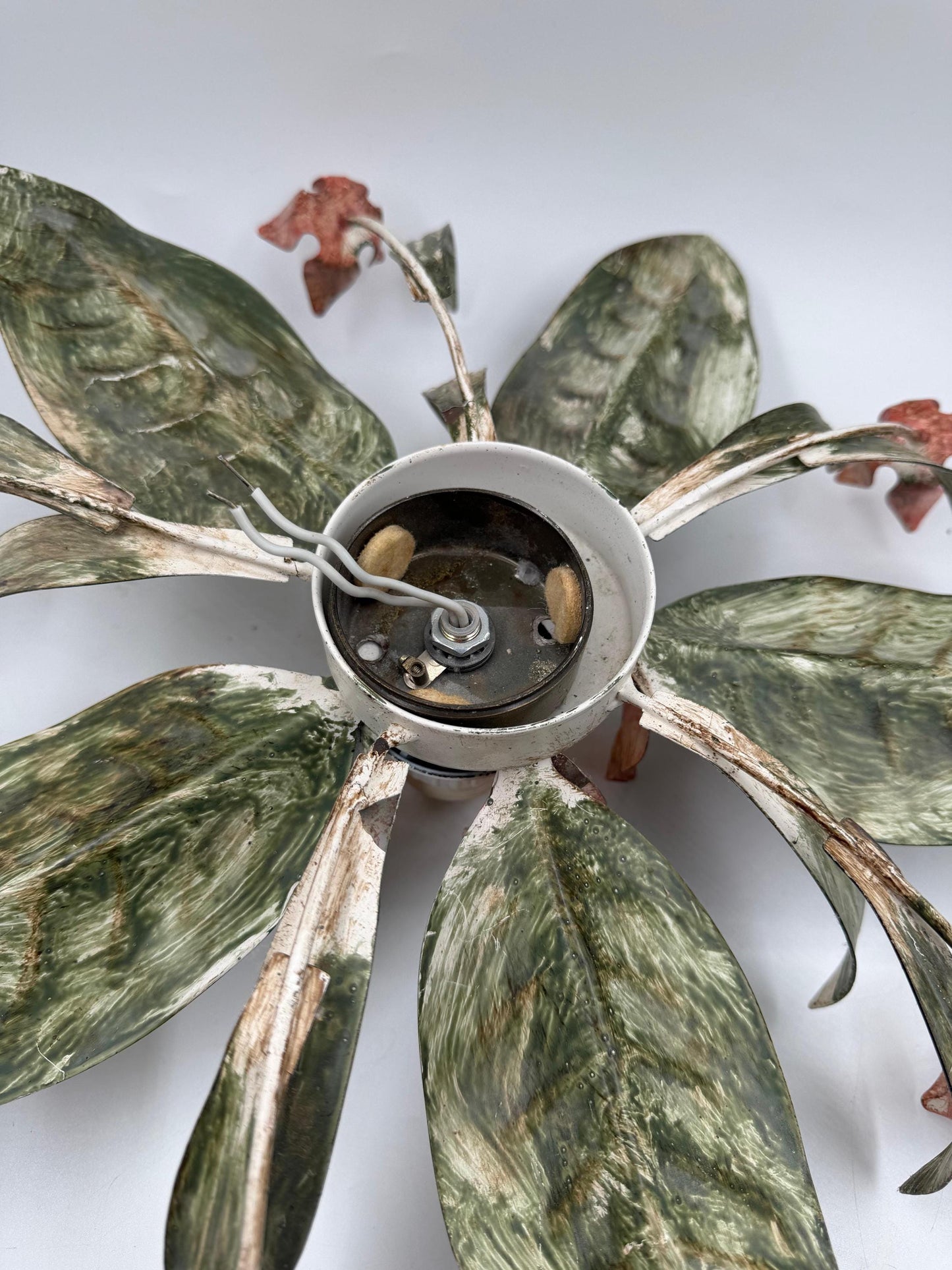 Vintage Toleware Deckenlampe im Florentiner Stil mit Metallblumen und Blättern